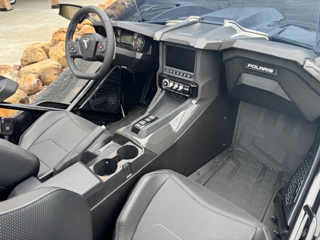 2025 Slingshot SLINGSHOT R  AUTODRIVE - Photo 10