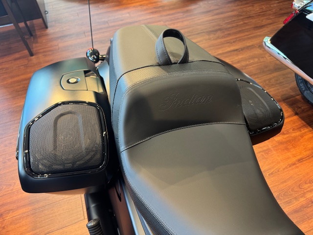 2025 Indian Motorcycle CHIEFTAIN POWERPLUS 112 DARKHORSE with Powerband Audio - Photo 4