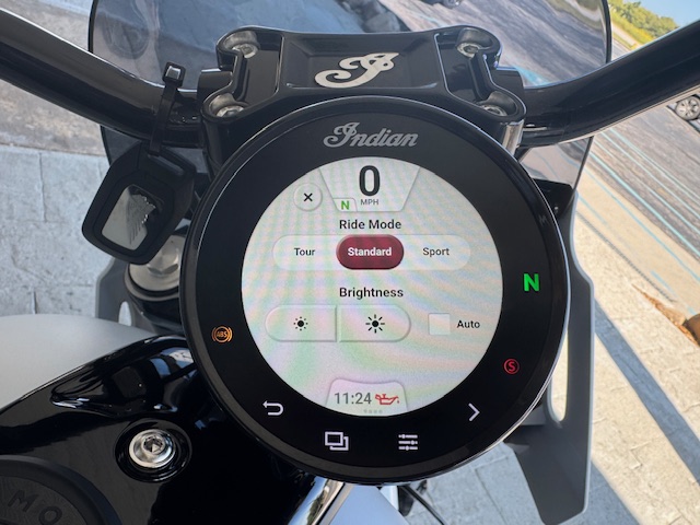 2024 Indian Motorcycle SPORT CHIEF - Photo 16