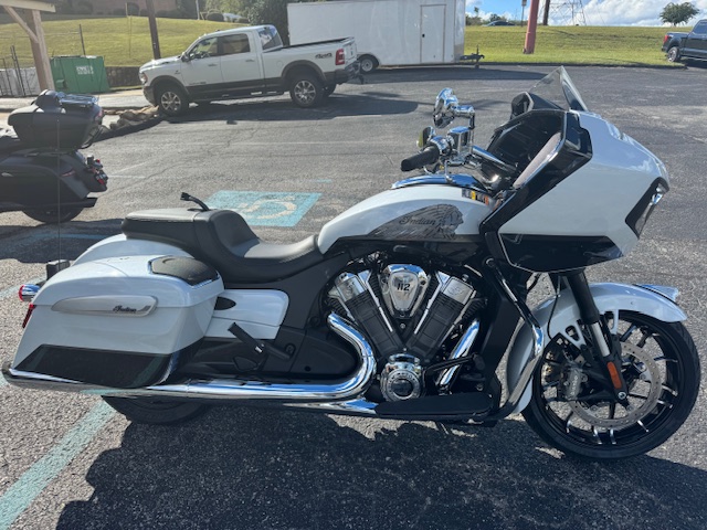 2025 Indian Motorcycle CHALLENGER 112 LIMITED WITH POWERBAND AUDIO