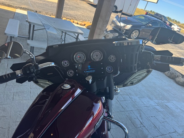 2008 Harley-Davidson® ULTRA CLASSIC ELECTRA GLIDE - Photo 4