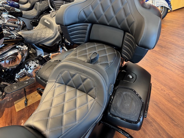 2025 Indian Motorcycle ROADMASTER POWERPLUS 108 WITH POWERBAND AUDIO - Photo 3