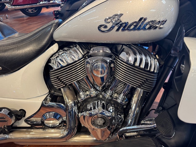 2018 Indian Motorcycle ROADMASTER TWO TONE - Photo 2