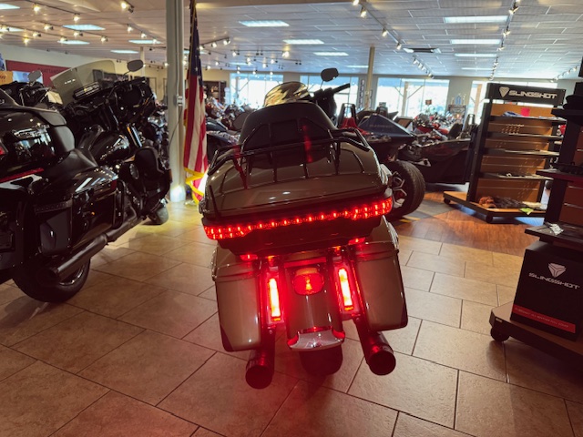 2018 Harley-Davidson® FLHTK ULTRA LIMITED - Photo 11