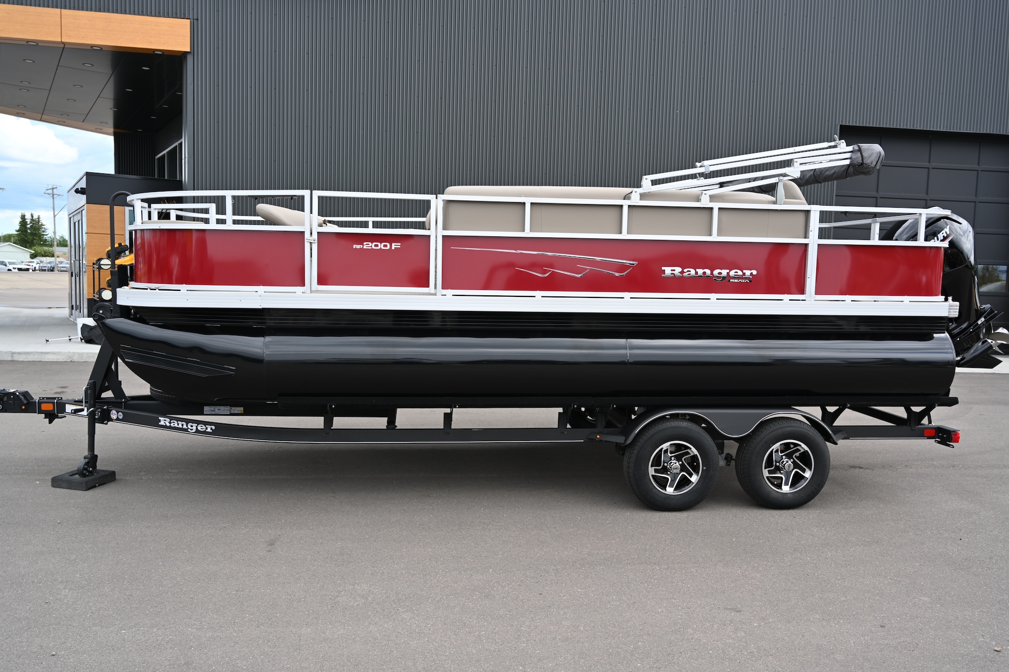 2024 Ranger Boats REATA 200F RED BLK - Photo 3