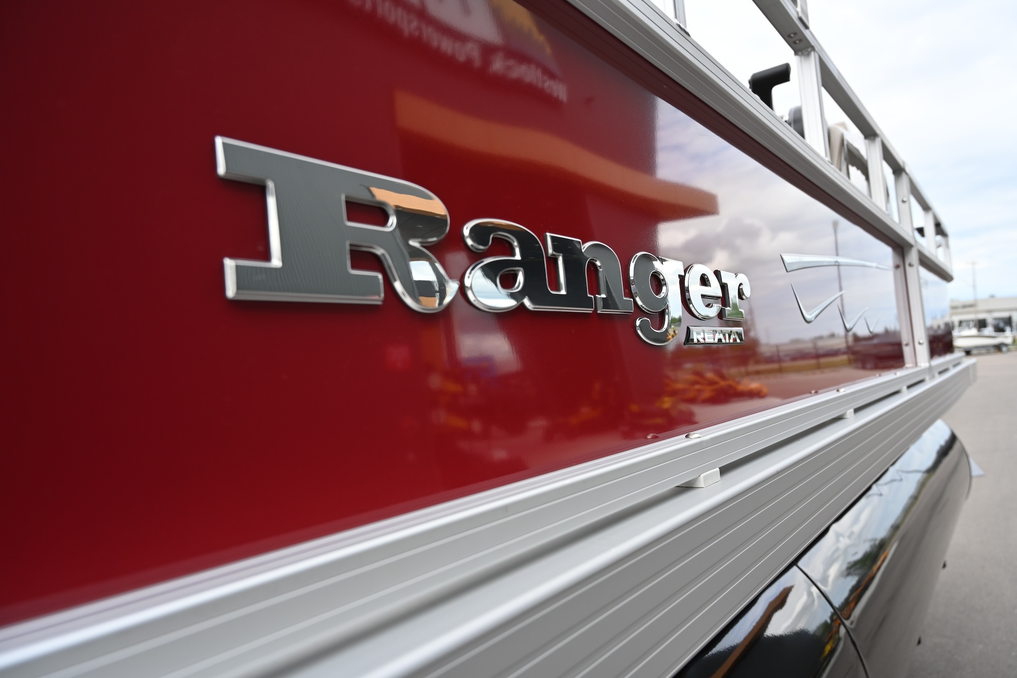 2024 Ranger Boats REATA 200F RED BLK - Photo 8