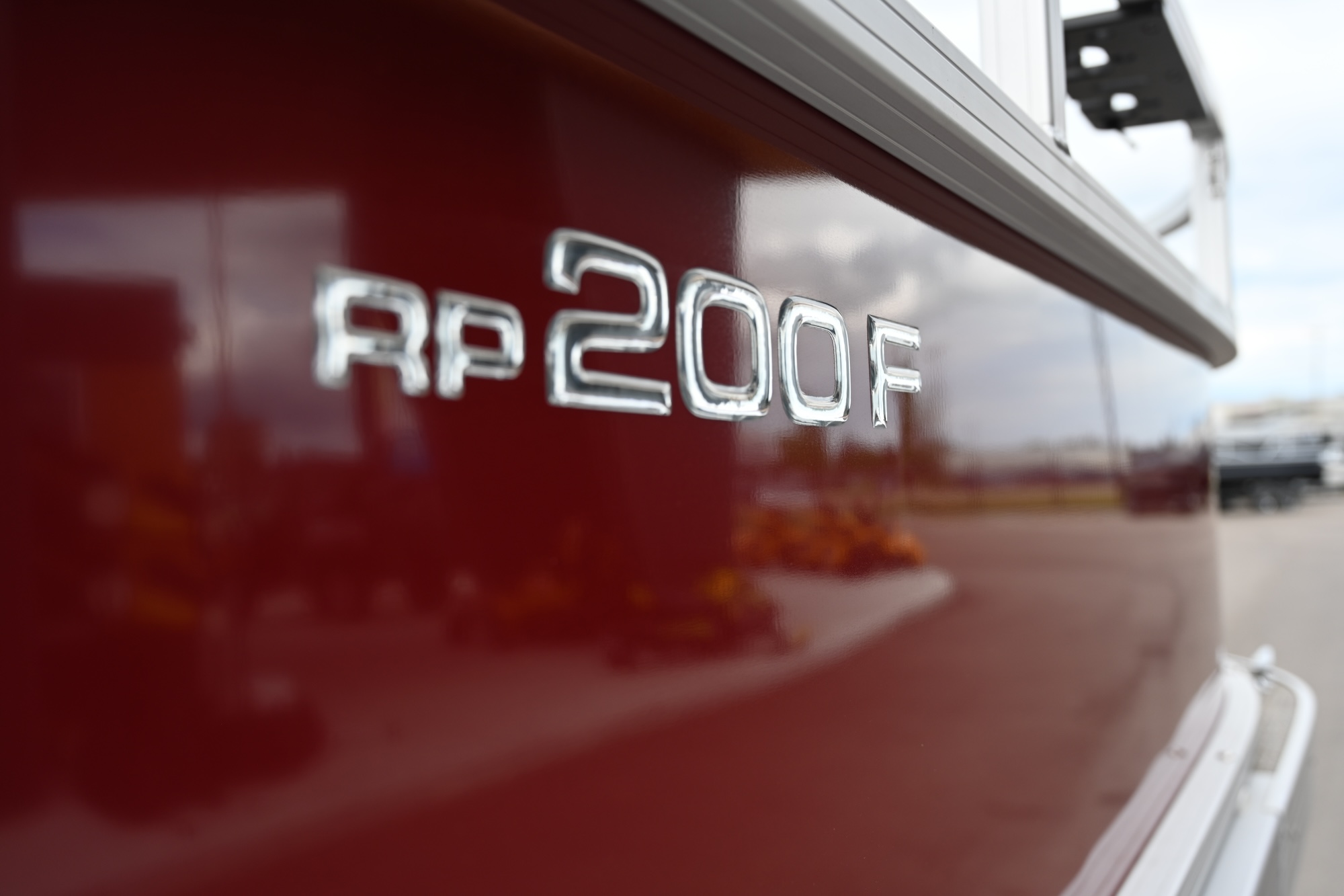 2024 Ranger Boats REATA 200F RED BLK - Photo 9