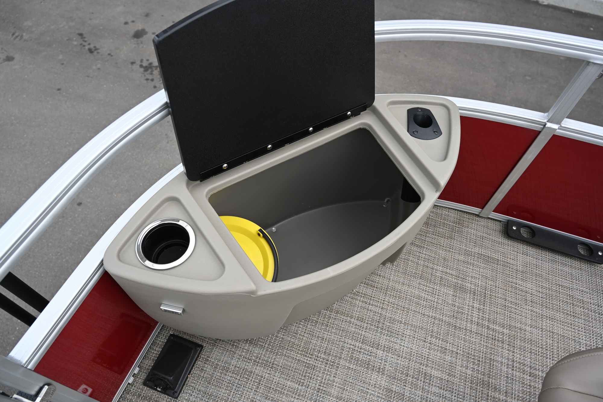 2024 Ranger Boats REATA 200F RED BLK - Photo 13