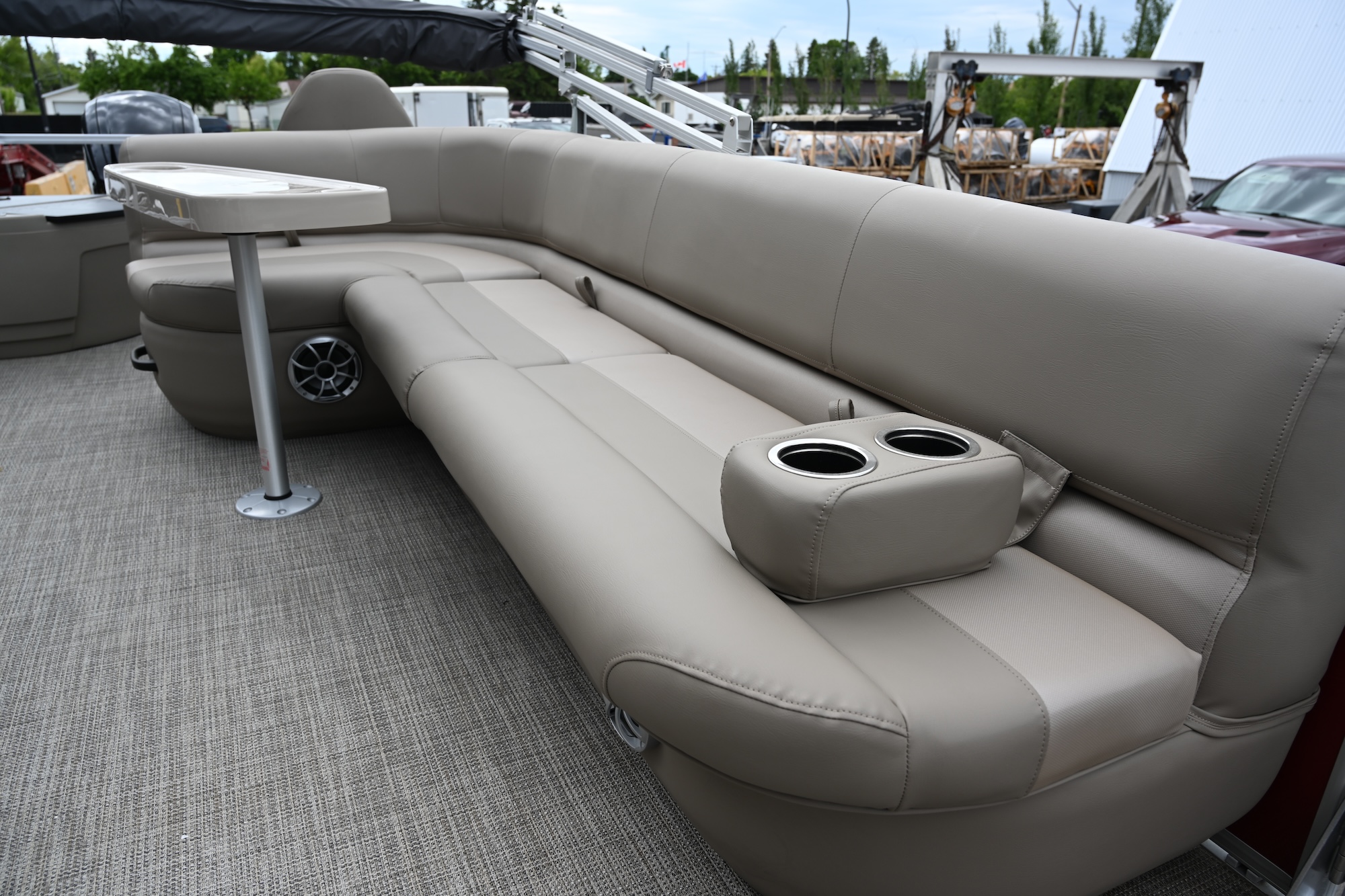 2024 Ranger Boats REATA 200F RED BLK - Photo 16