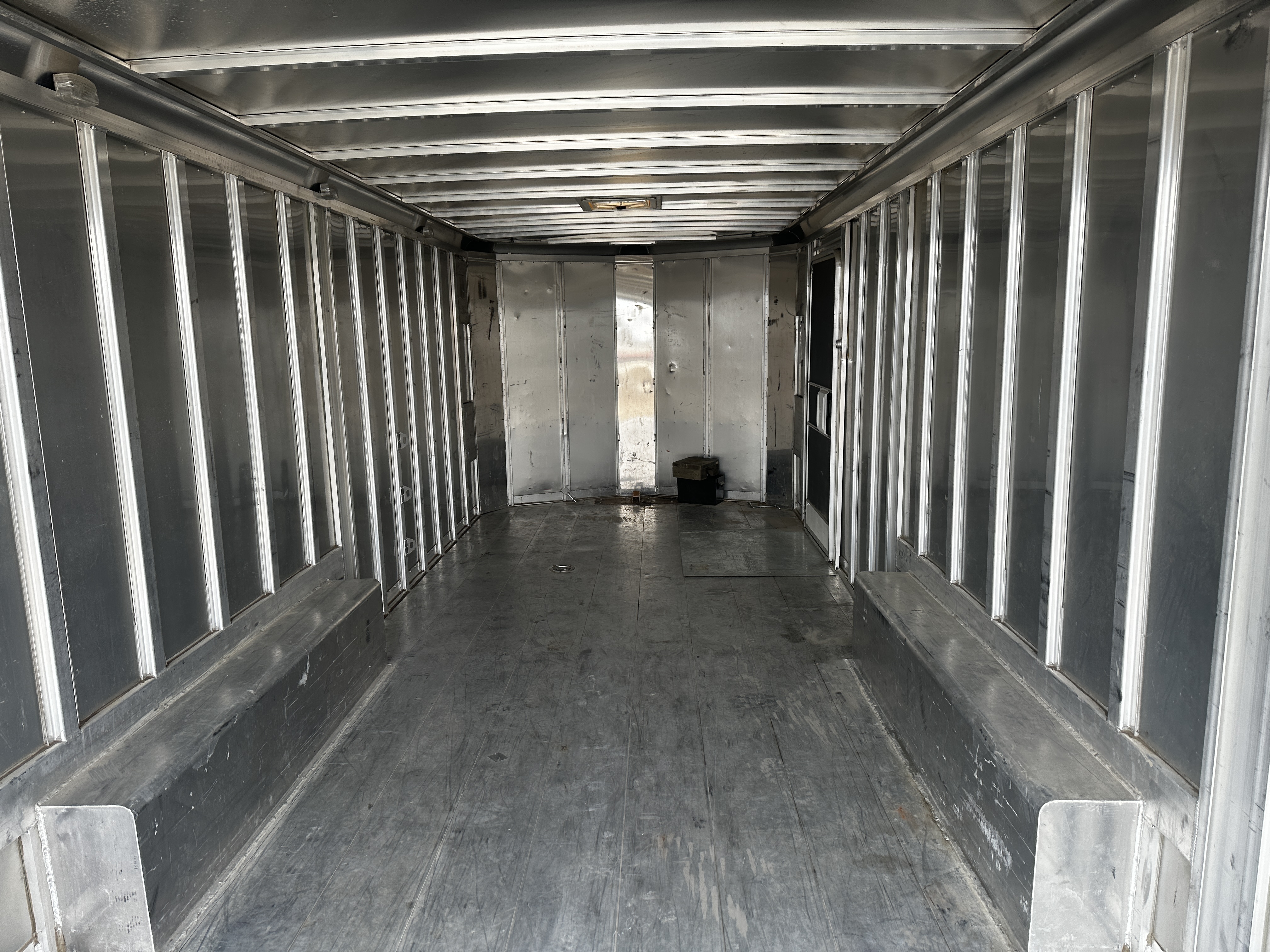 2010 Featherlite 3500 - Photo 6