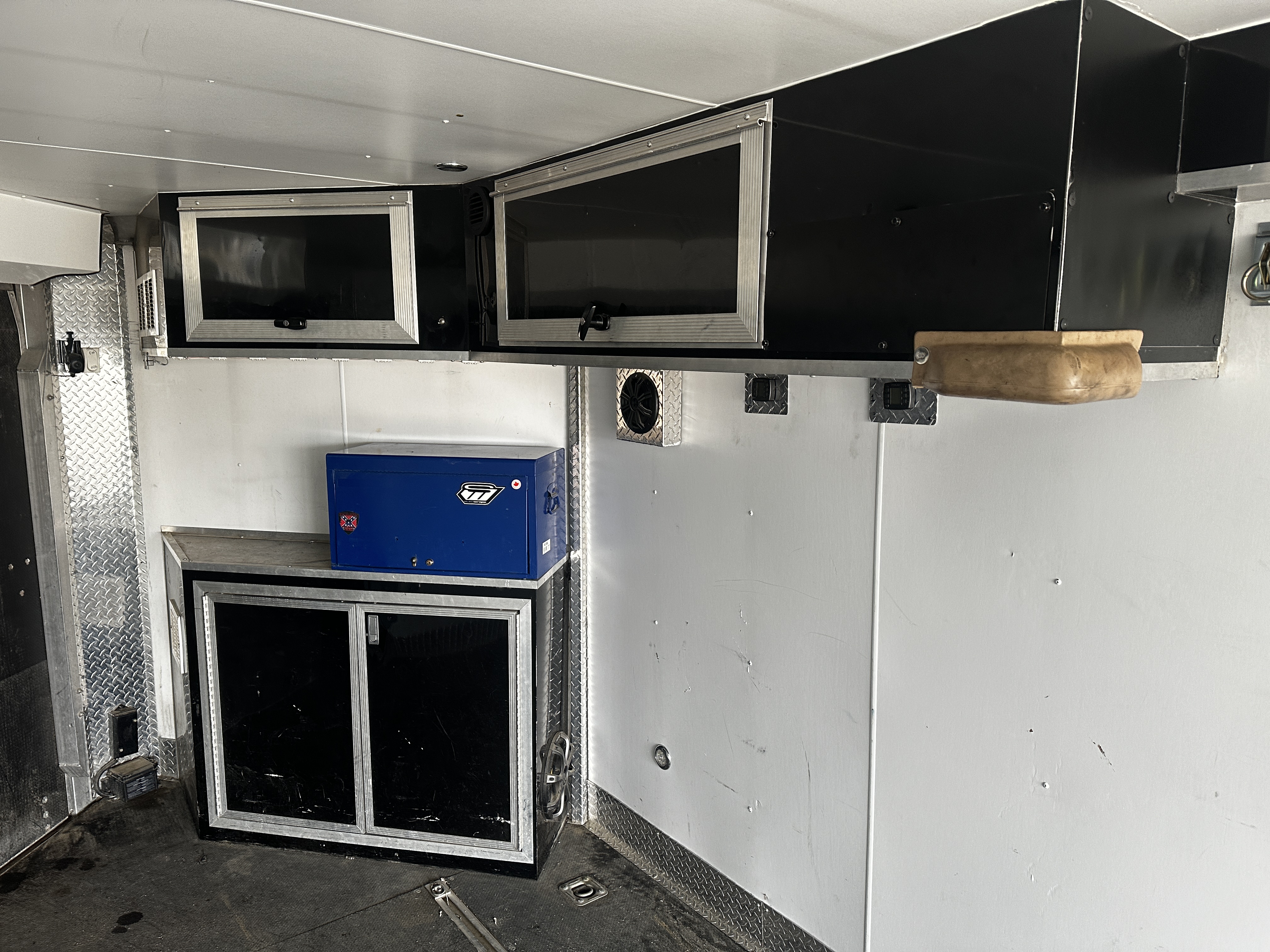 2015 Mission HEATED SLED TRAILER - Photo 11