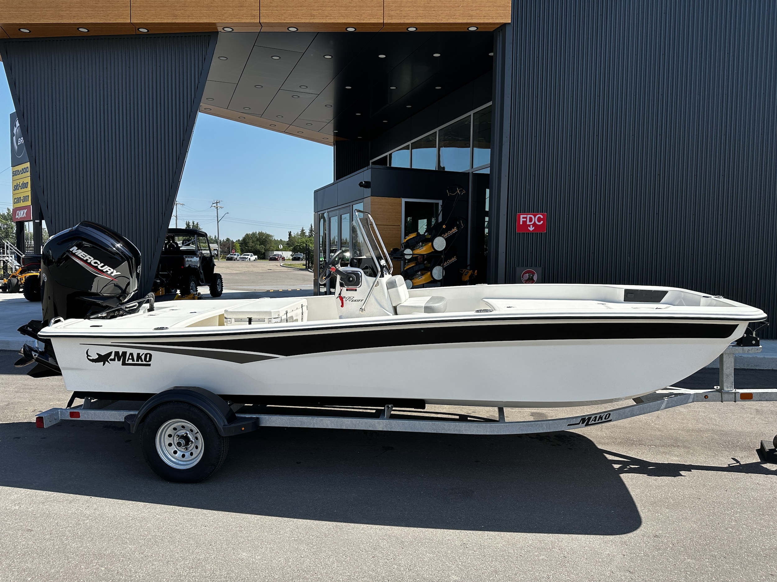 2023 Mako PRO SKIFF 17CC