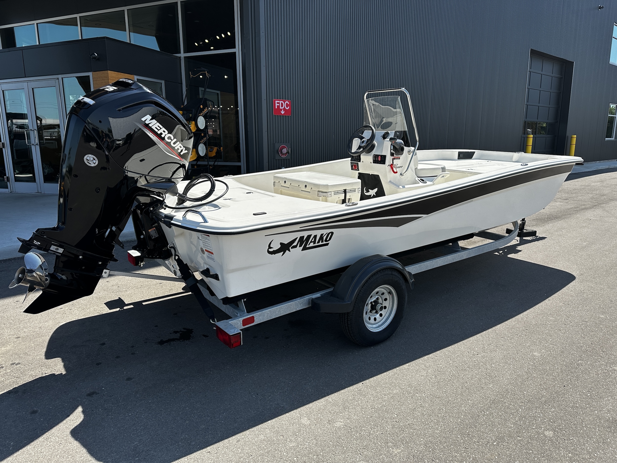 2023 Mako PRO SKIFF 17CC - Photo 3