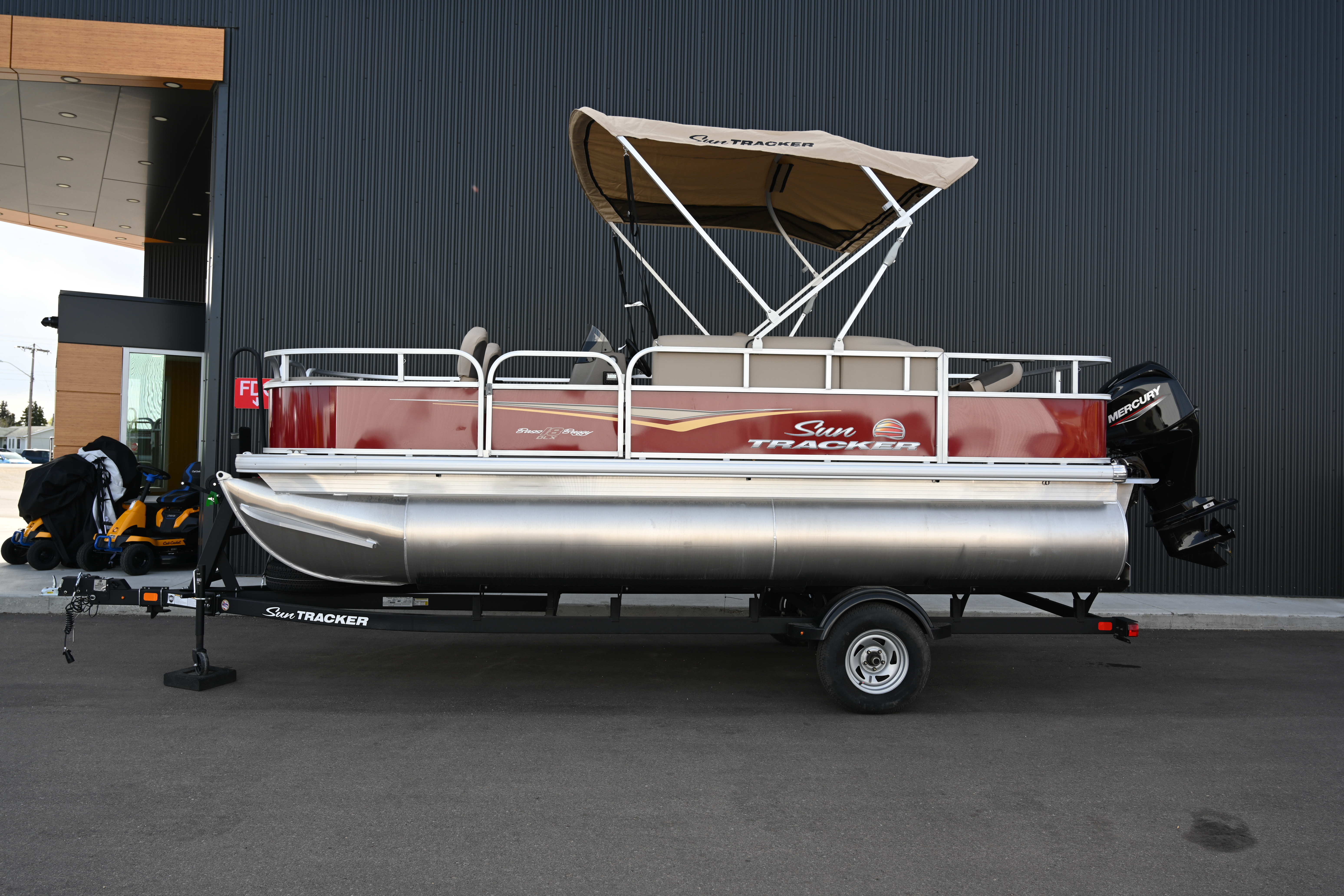 2025 Sun Tracker BASS BUGGY 18 DLX 25BB18 - Photo 3