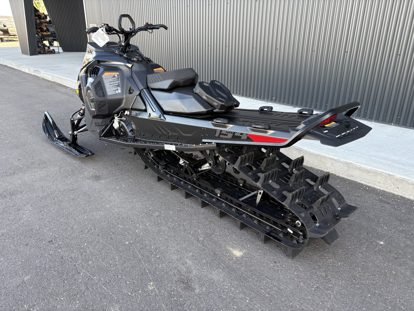 2025 Ski-Doo SUMMIT ADR w/ EDGE Pkg 154 850 E-TEC PowderMax X-Light FlexEdge 3.0" SHOT   (CGSA) - Photo 3