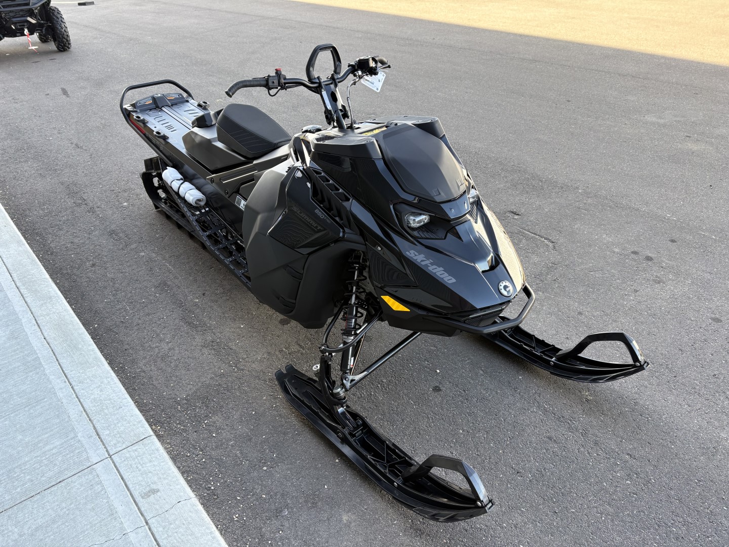 2025 Ski-Doo SUMMIT ADR w/ EDGE Pkg 154 850 E-TEC PowderMax X-Light FlexEdge 3.0" SHOT   (CGSA) - Photo 6