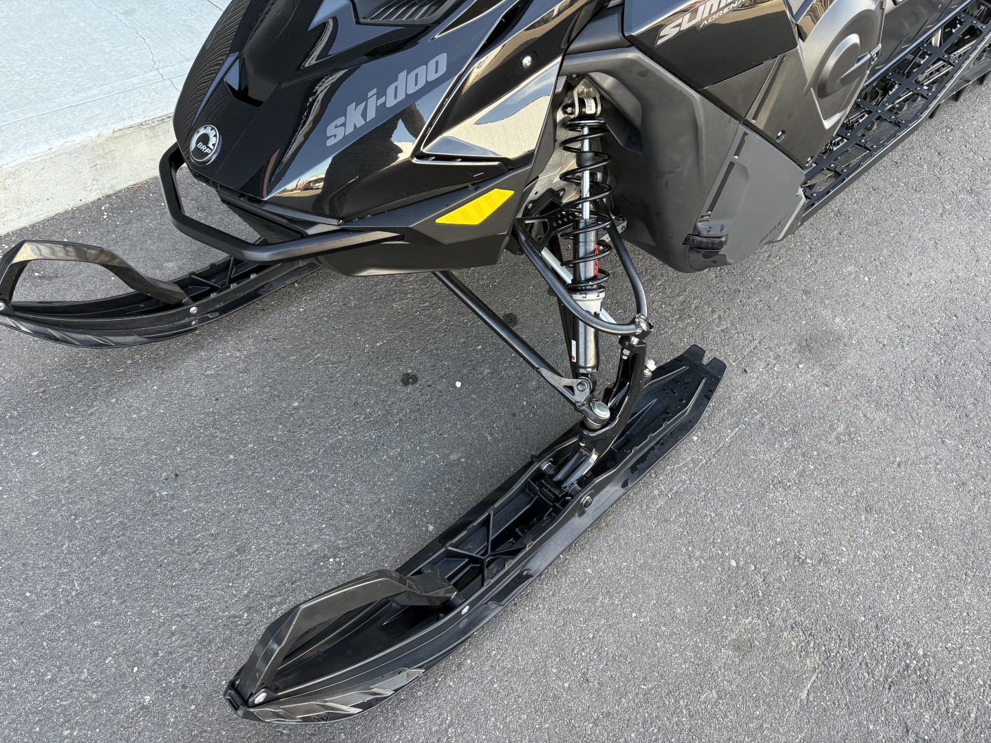 2025 Ski-Doo SUMMIT ADR w/ EDGE Pkg 154 850 E-TEC PowderMax X-Light FlexEdge 3.0" SHOT   (CGSA) - Photo 7