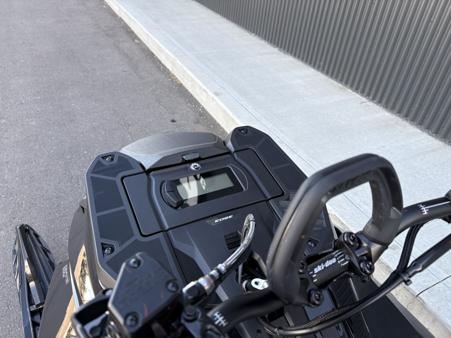 2025 Ski-Doo SUMMIT ADR w/ EDGE Pkg 154 850 E-TEC PowderMax X-Light FlexEdge 3.0" SHOT   (CGSA) - Photo 10