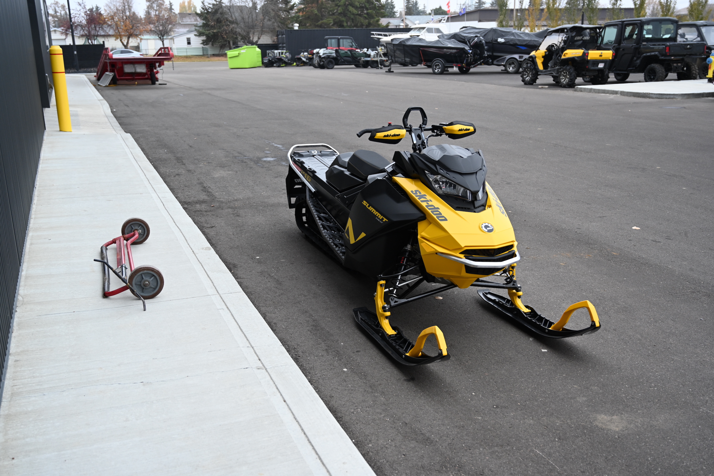 2025 Ski-Doo Summit® NEO + 600 EFI - 85 S_Lev Hurricane 1.75 with FlexEdge (TXSB) - Photo 5