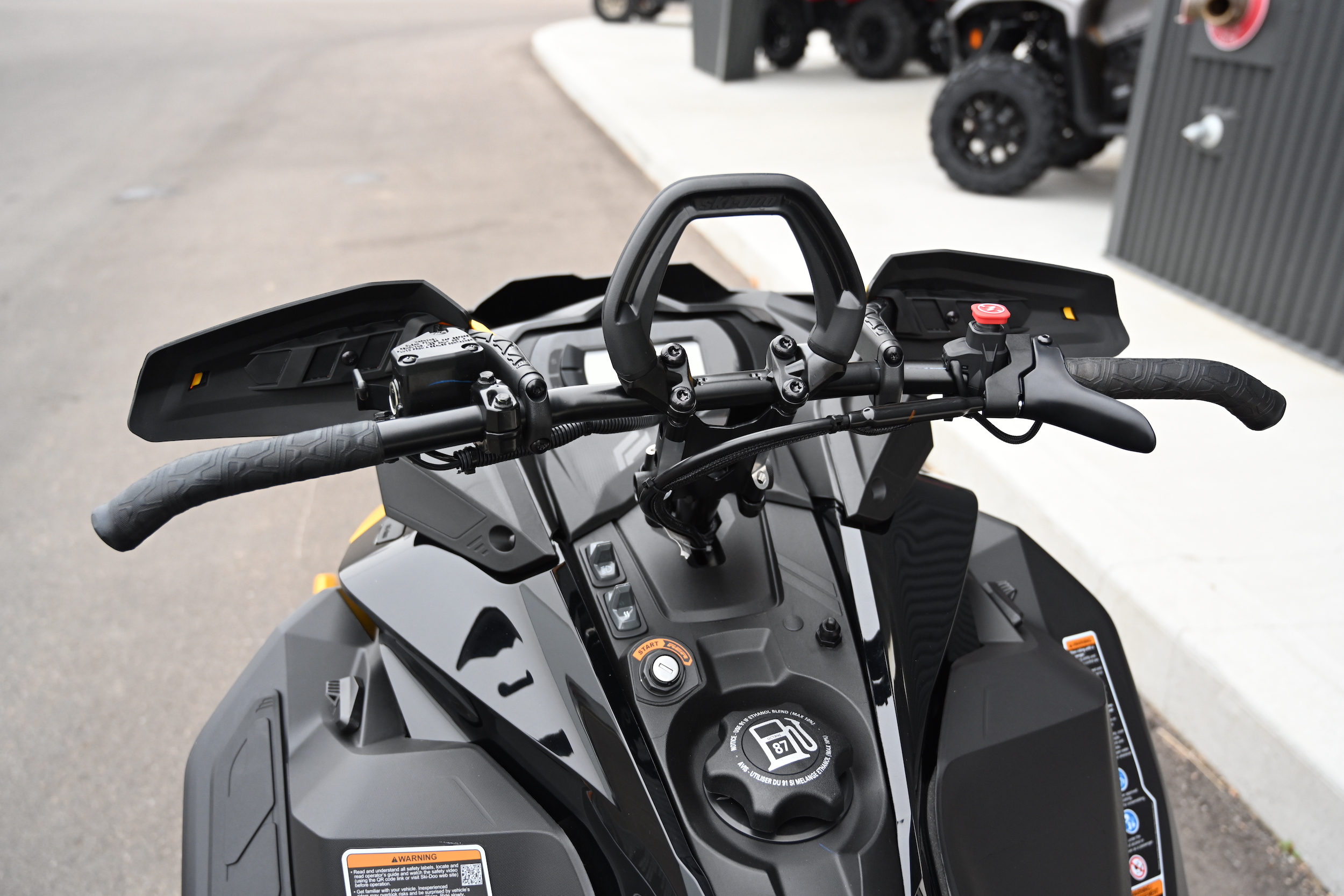 2025 Ski-Doo Summit® NEO + 600 EFI - 85 S_Lev Hurricane 1.75 with FlexEdge (TXSB) - Photo 7