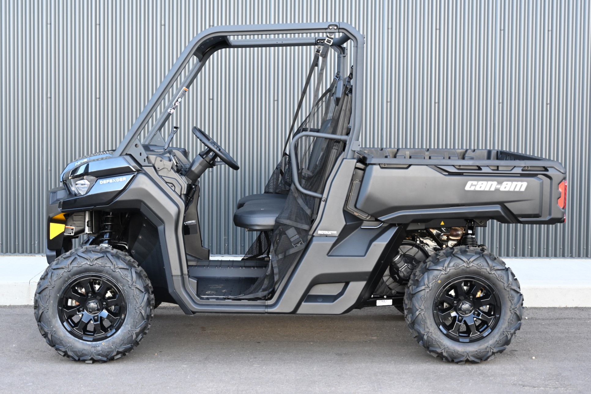 2025 Can-Am DEFENDER DPS HD9 BLACK 8ESF - Photo 2