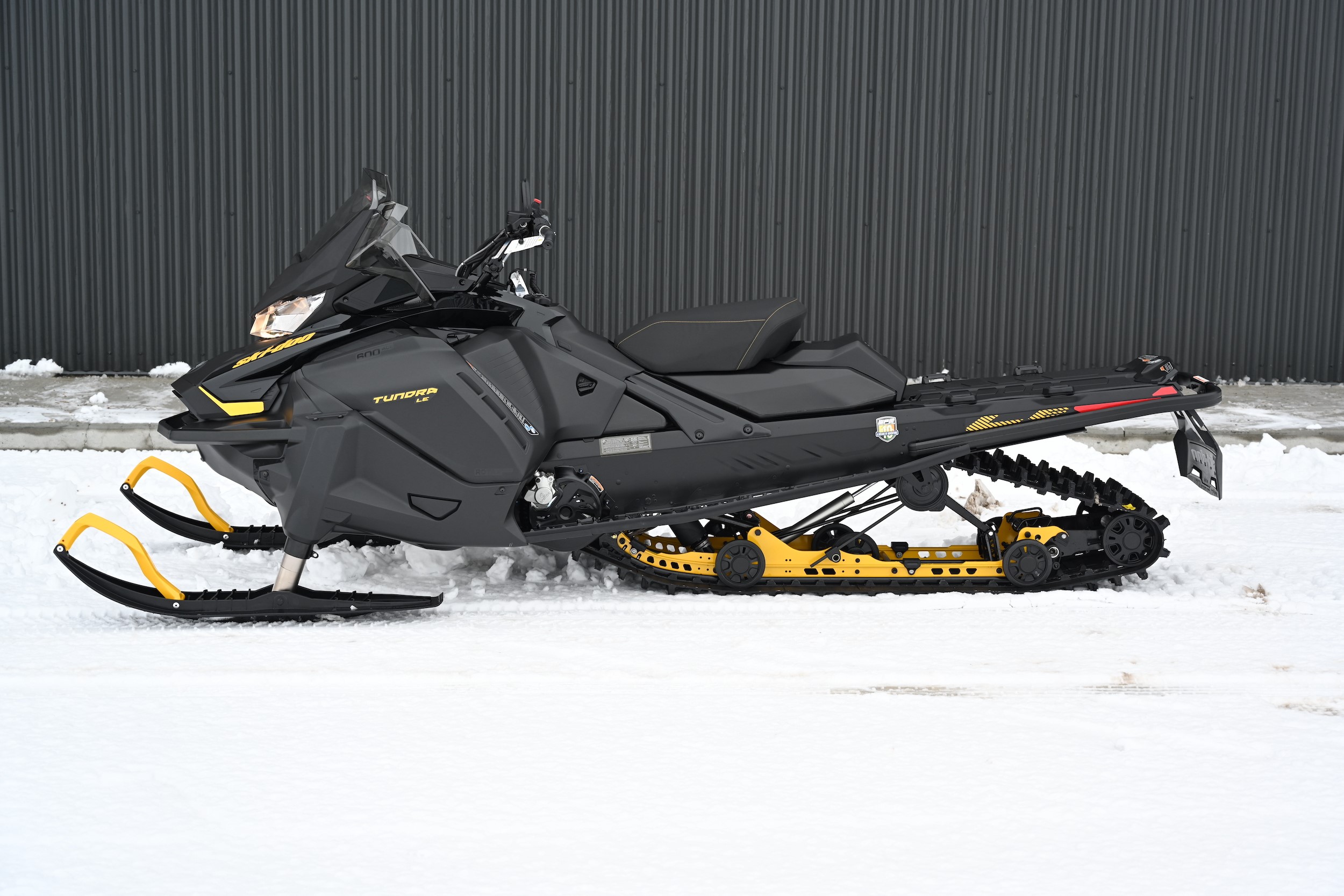 2025 Ski-Doo TUNDRA LE 600 ACE Charger 1.5" E.S.   (GNSA) - Photo 2