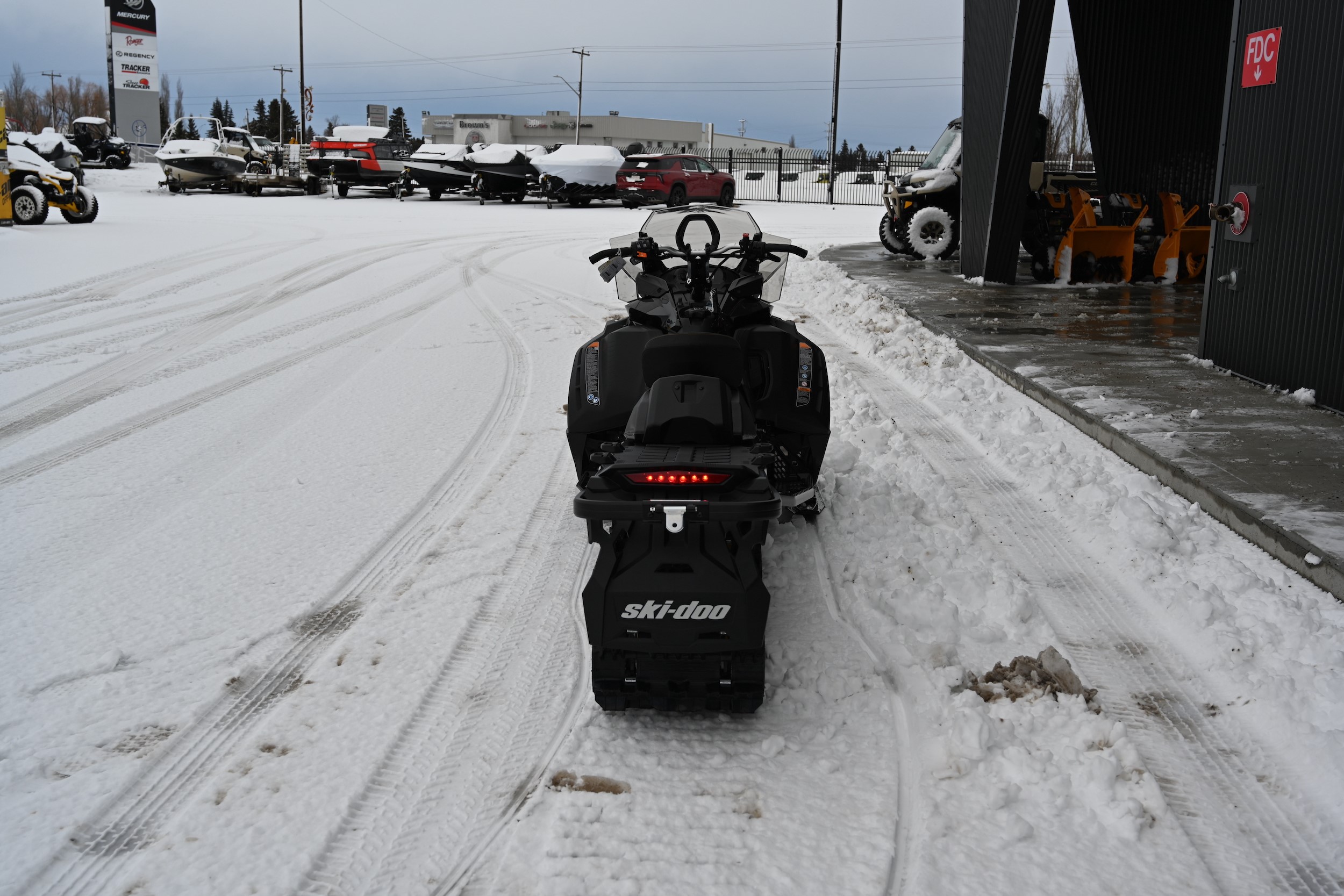 2025 Ski-Doo TUNDRA LE 600 ACE Charger 1.5" E.S.   (GNSA) - Photo 4