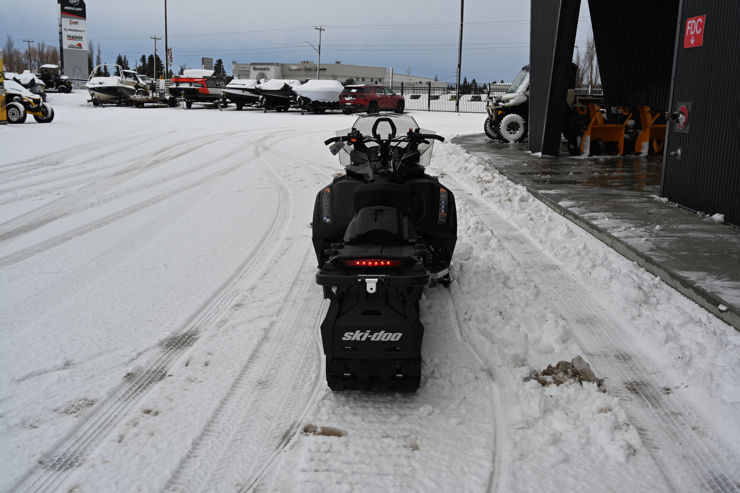 2025 Ski-Doo TUNDRA LE 600 ACE Charger 1.5" E.S.   (GNSA) - Photo 4