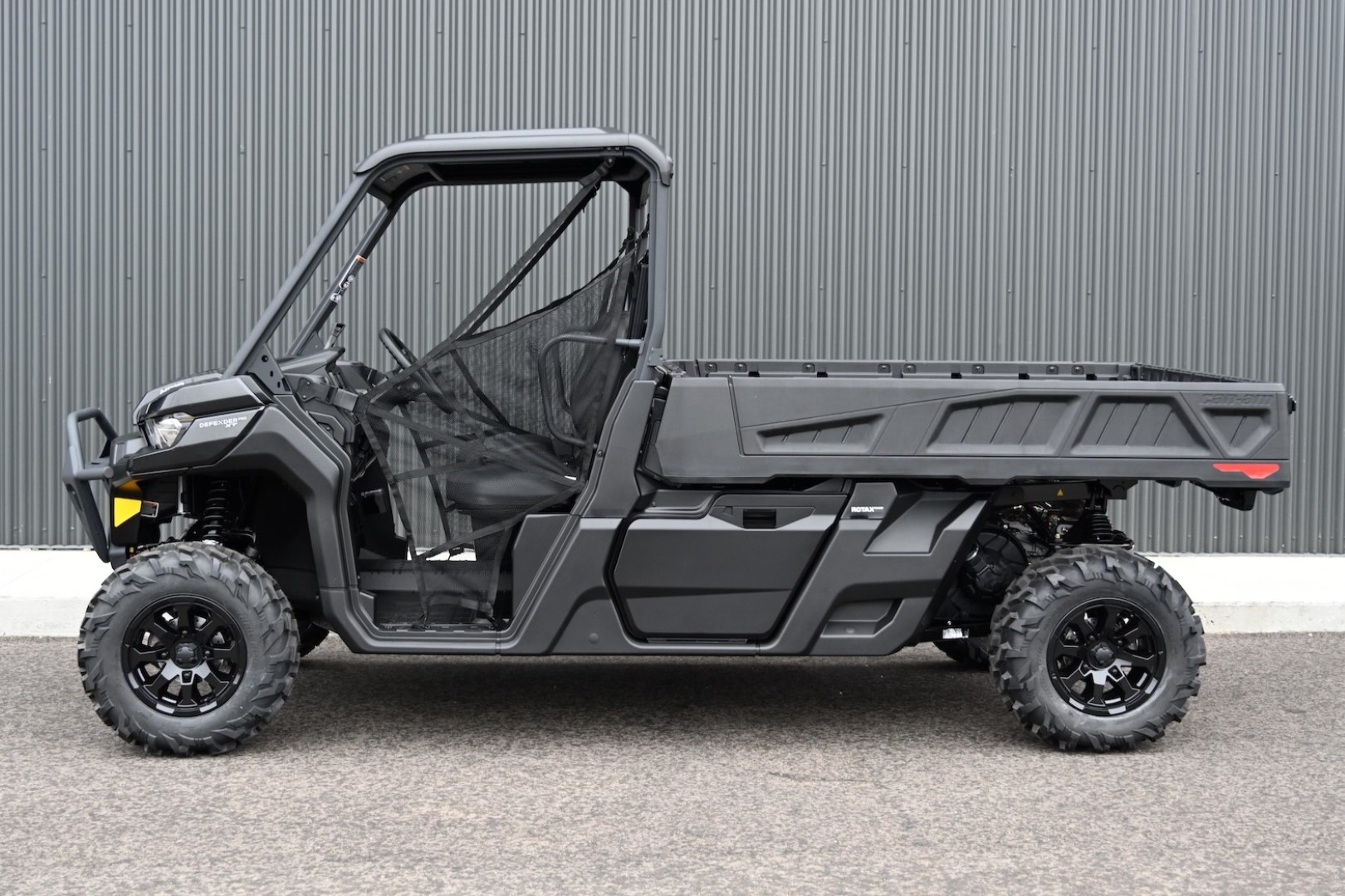 2025 Can-Am DEFENDER PRO XT HD10 - Photo 2