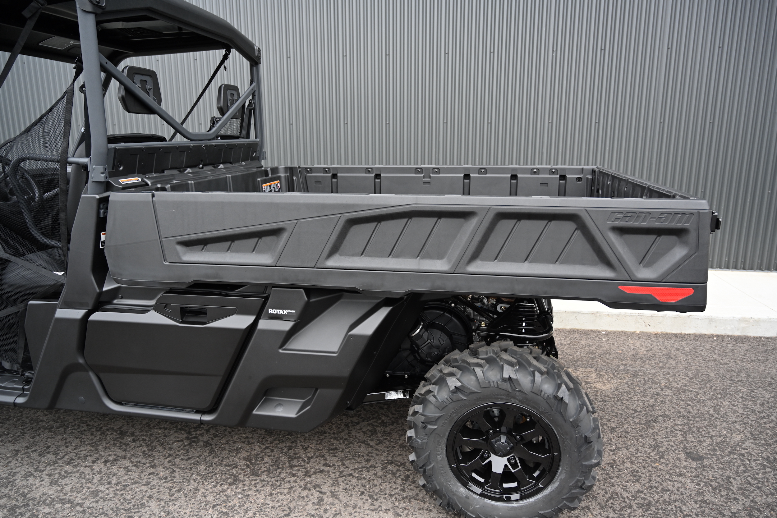2025 Can-Am DEFENDER PRO XT HD10 - Photo 7