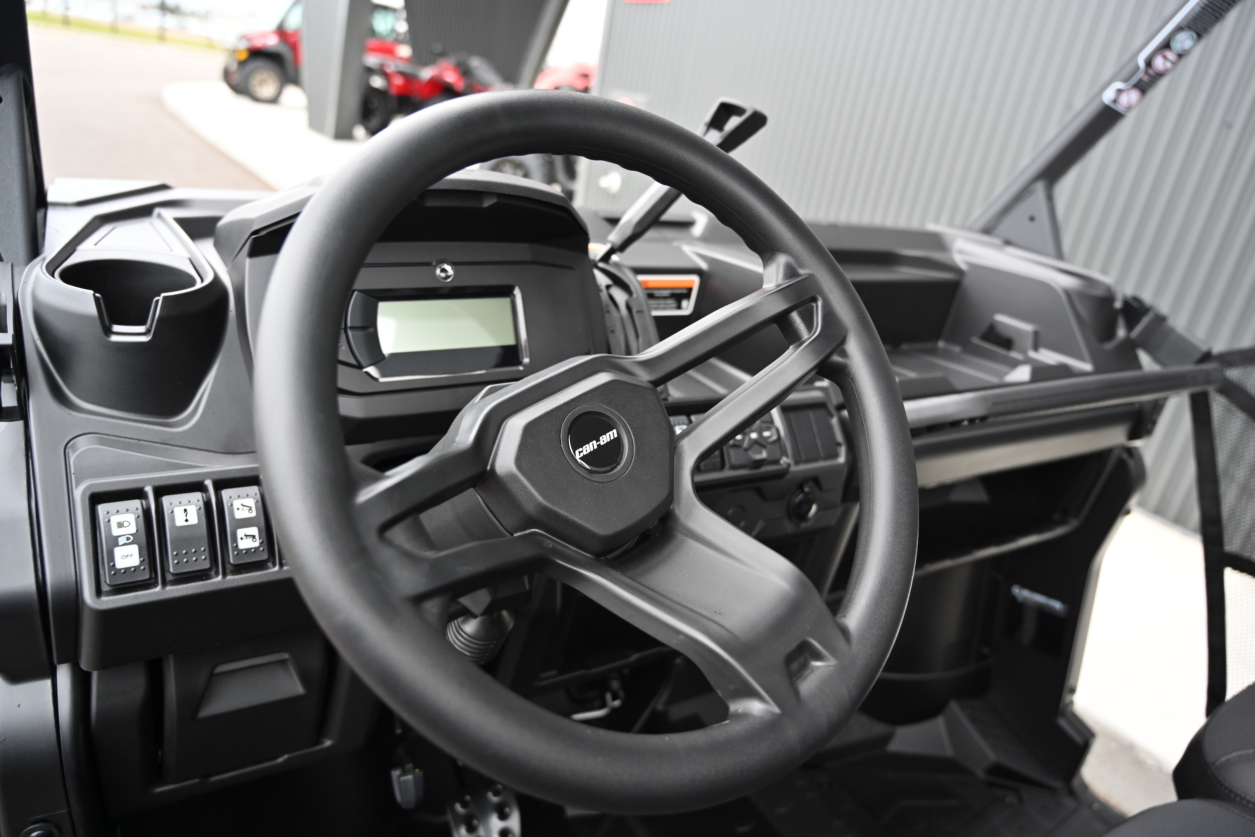 2025 Can-Am DEFENDER PRO XT HD10 - Photo 8