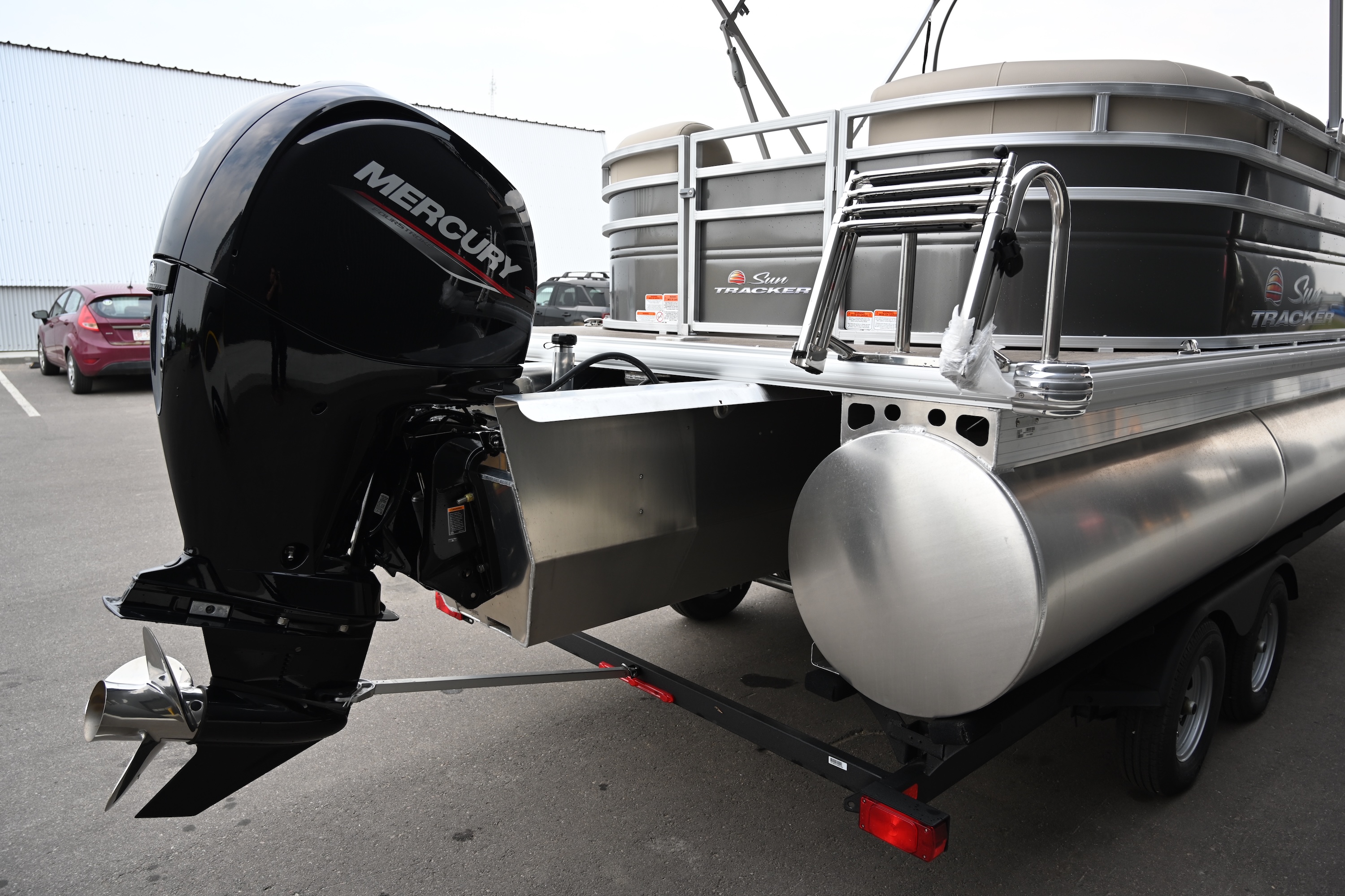 2025 Sun Tracker Party Barge® 22 XP3 - Photo 6