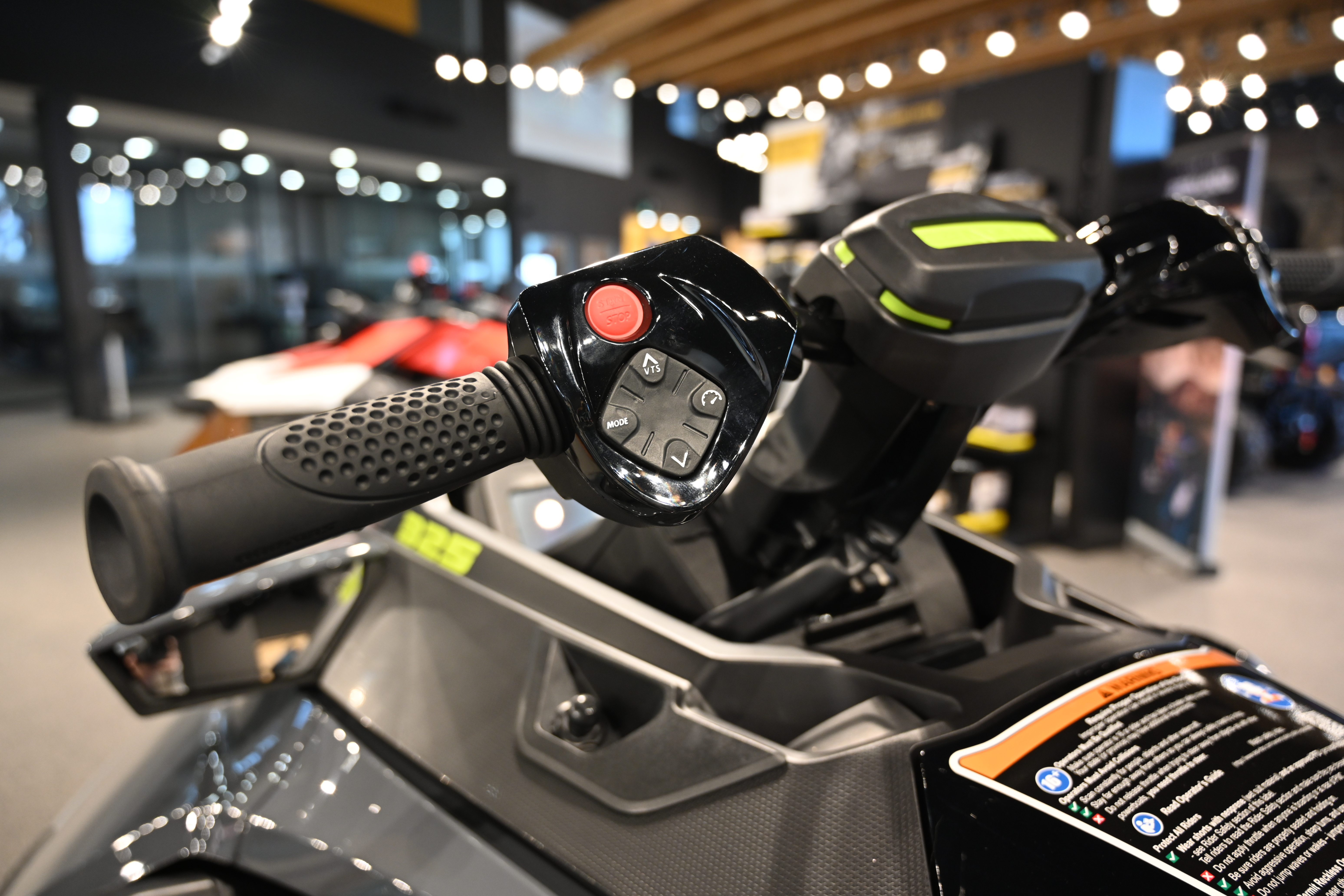 2025 Sea-Doo RXT-X 325 W/SOUND - Photo 8