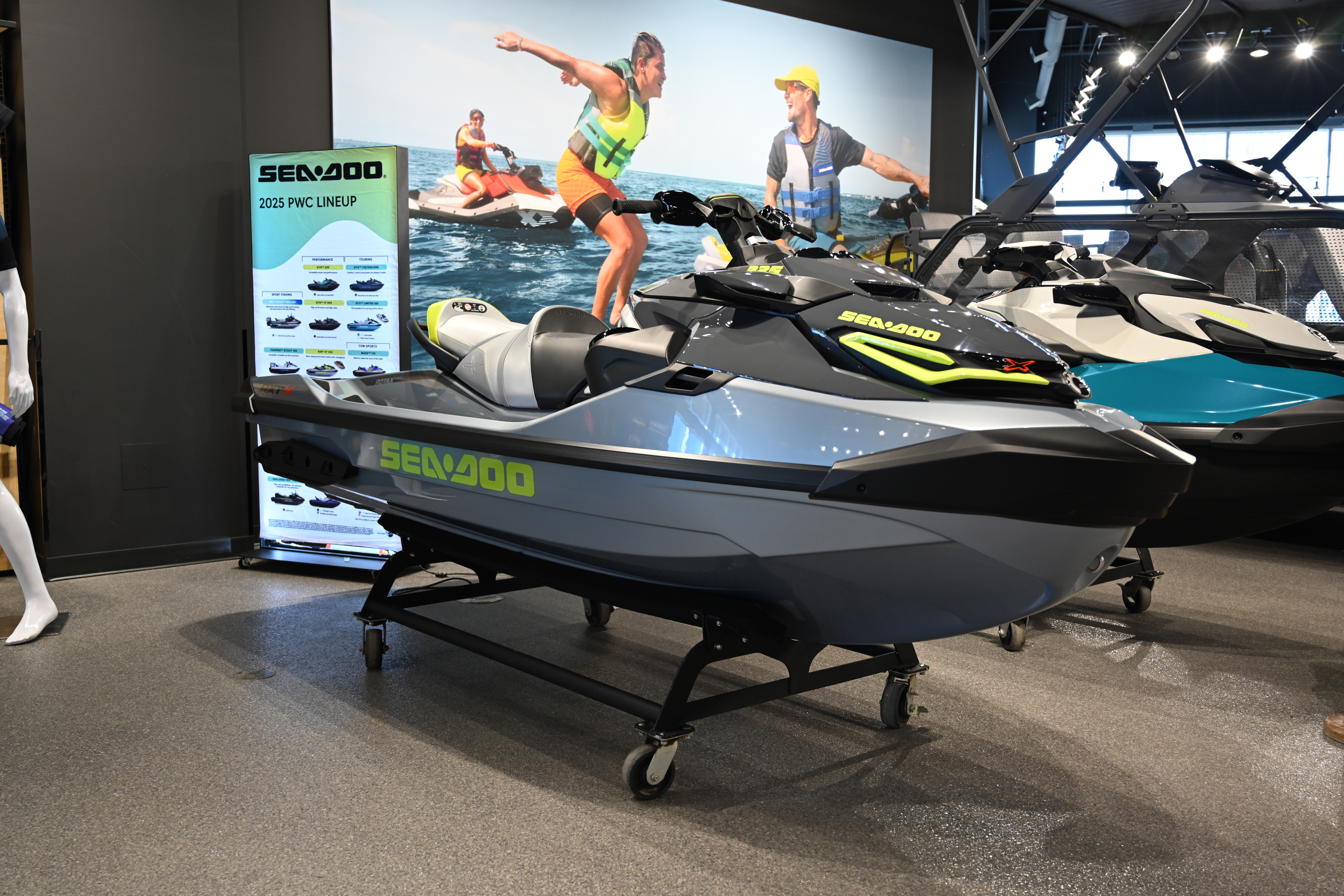 2025 Sea-Doo RXT-X 325 W/SOUND - Photo 4
