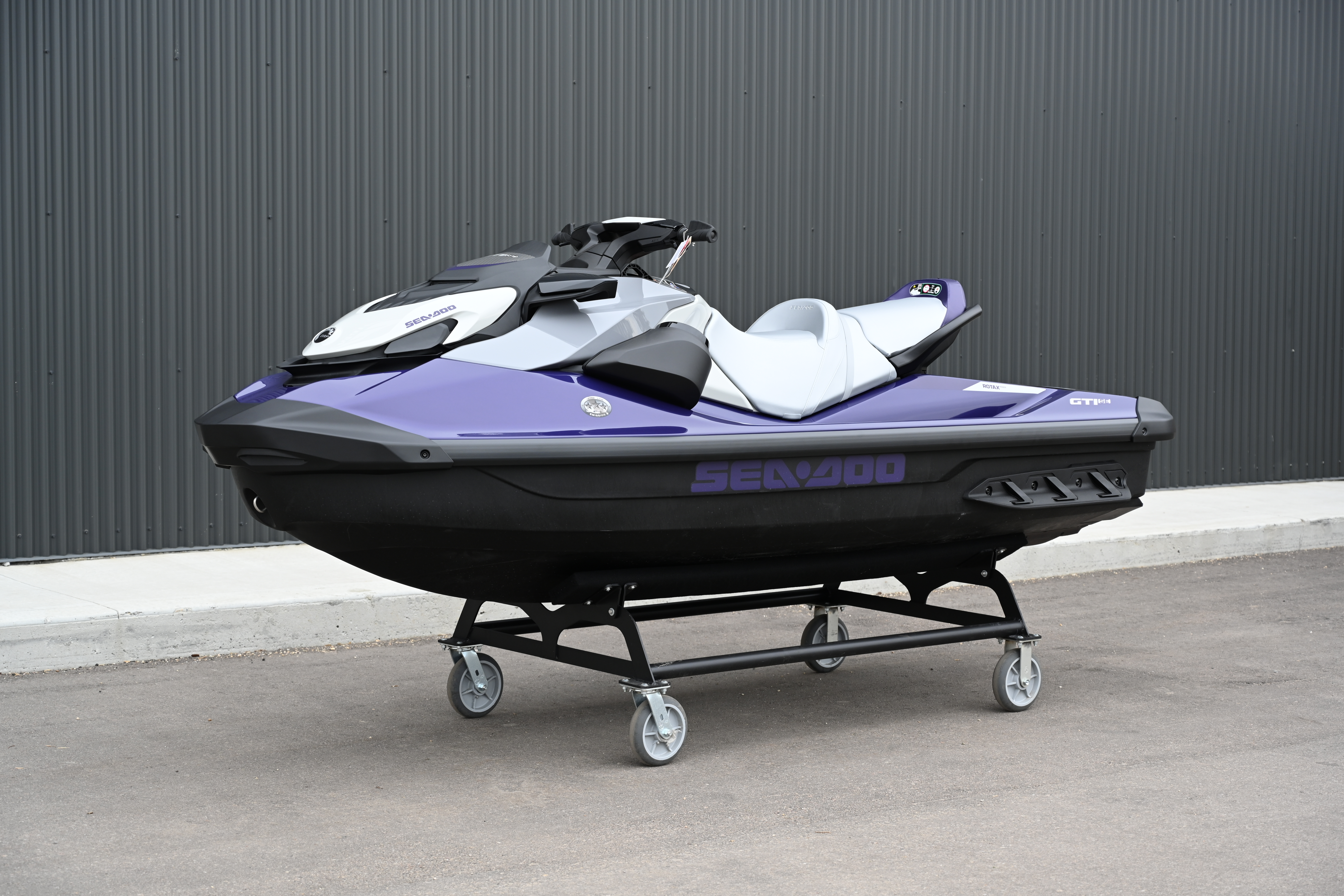 2025 Sea-Doo GTI SE 170 W/SOUND - Photo 2