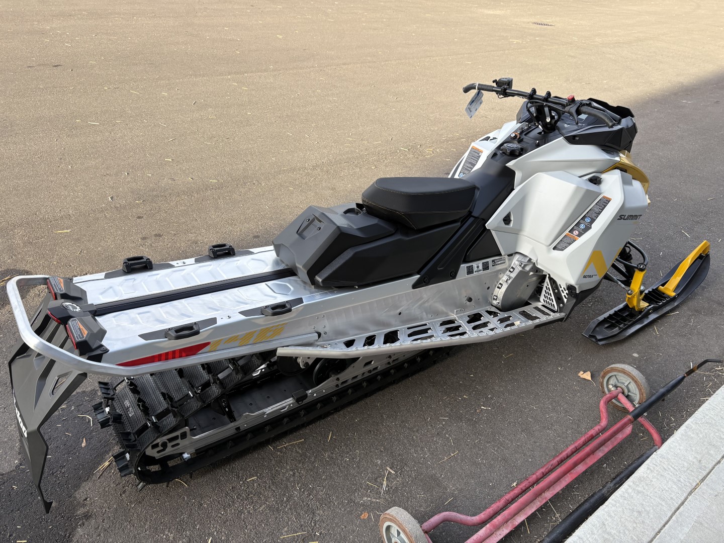 2025 Ski-Doo Summit® NEO 600 EFI - 55 Cobra 1.6 with FlexEdge (TWSB) - Photo 5