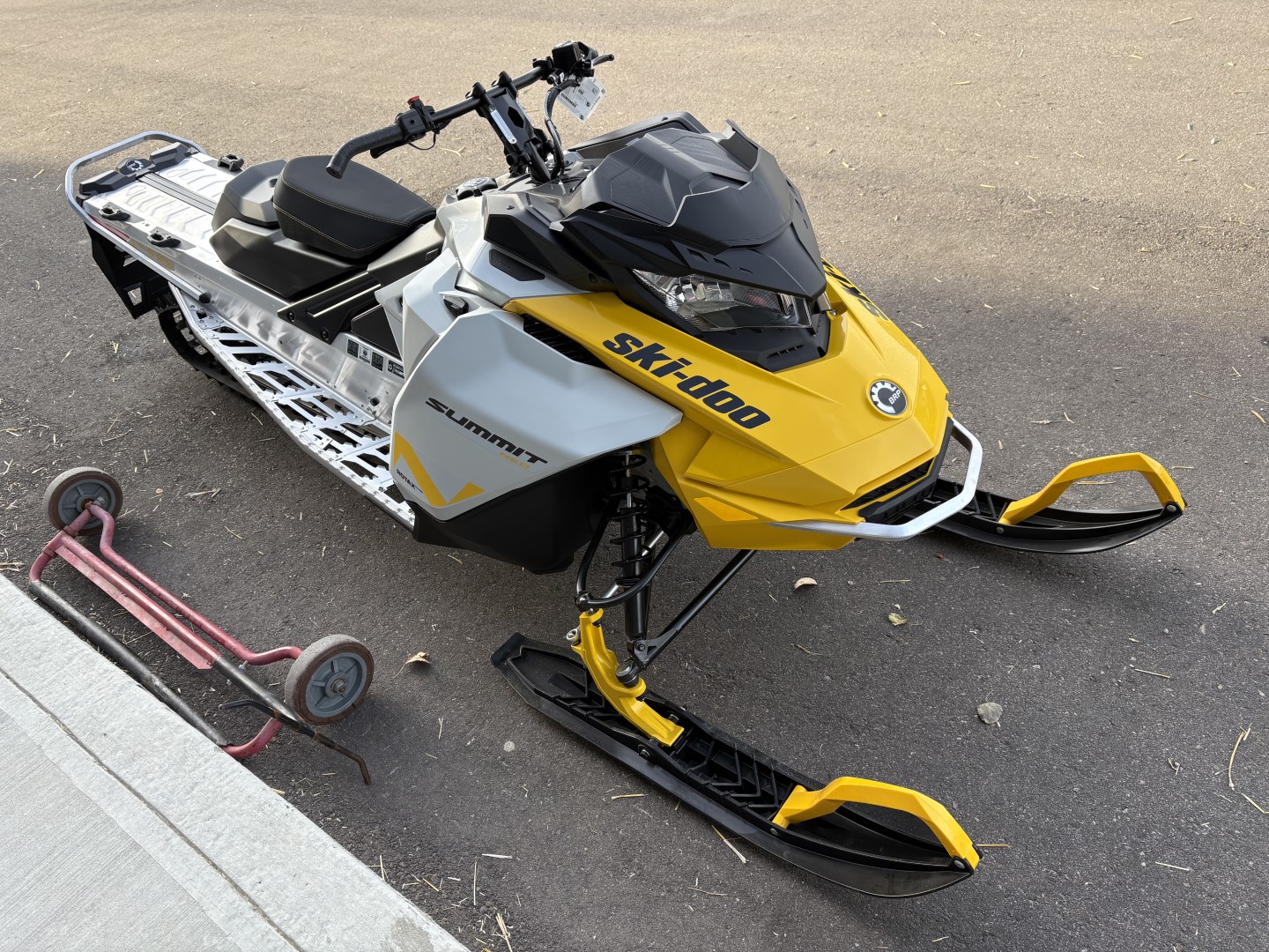 2025 Ski-Doo Summit® NEO 600 EFI - 55 Cobra 1.6 with FlexEdge (TWSB) - Photo 6