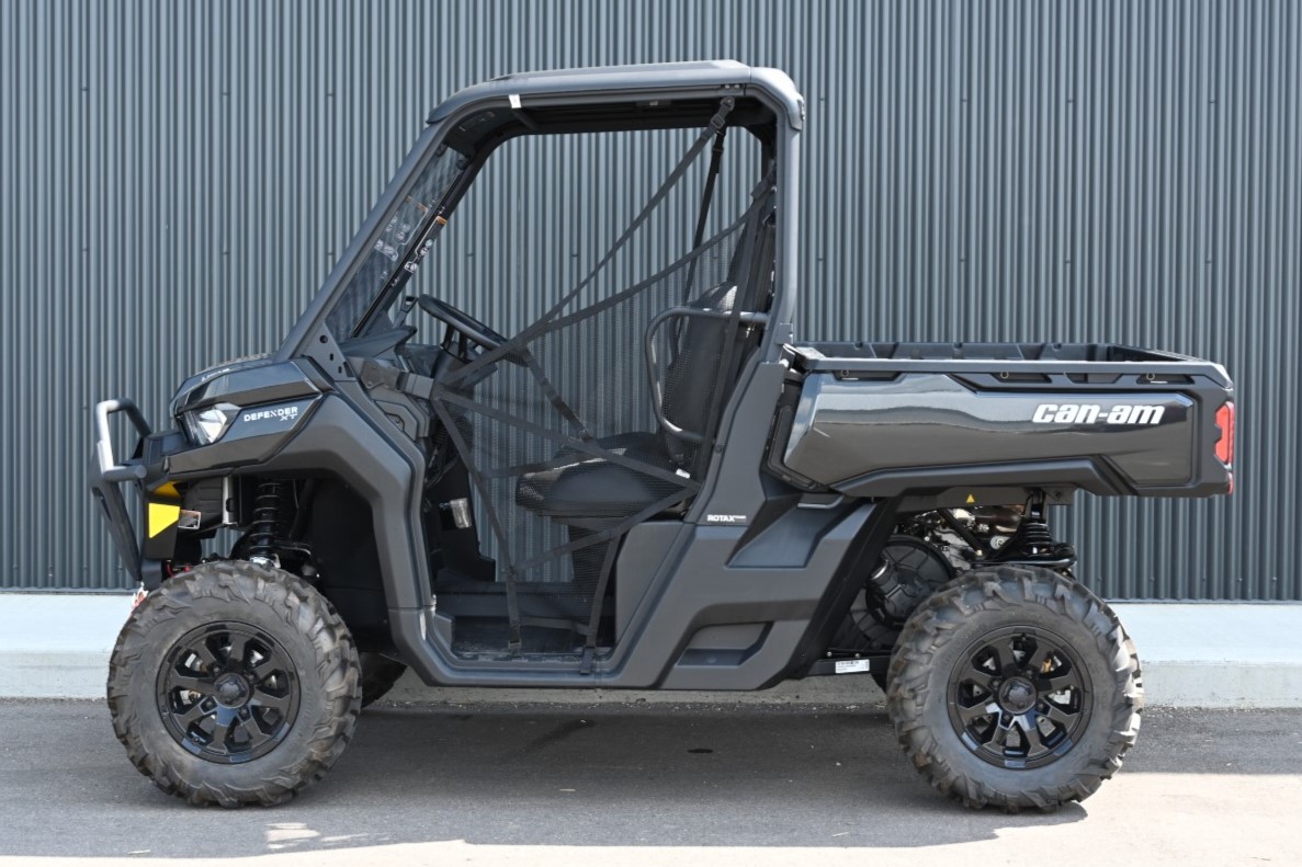 2025 Can-Am Defender XT HD10 8CSH - Photo 2