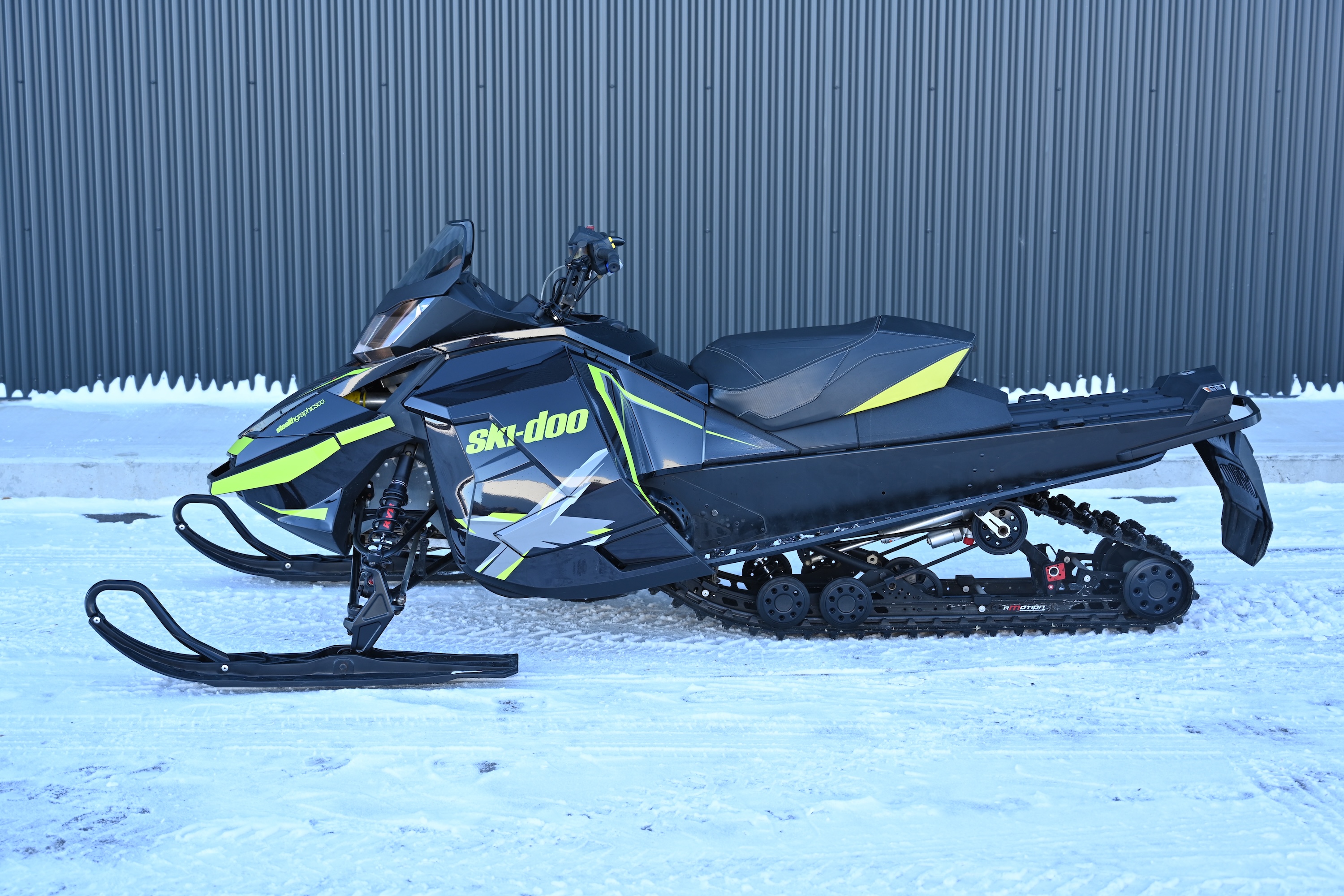 2014 Ski-Doo CUSTOM - Renegade® X® Rotax® 4-TEC® 1200 - Photo 2