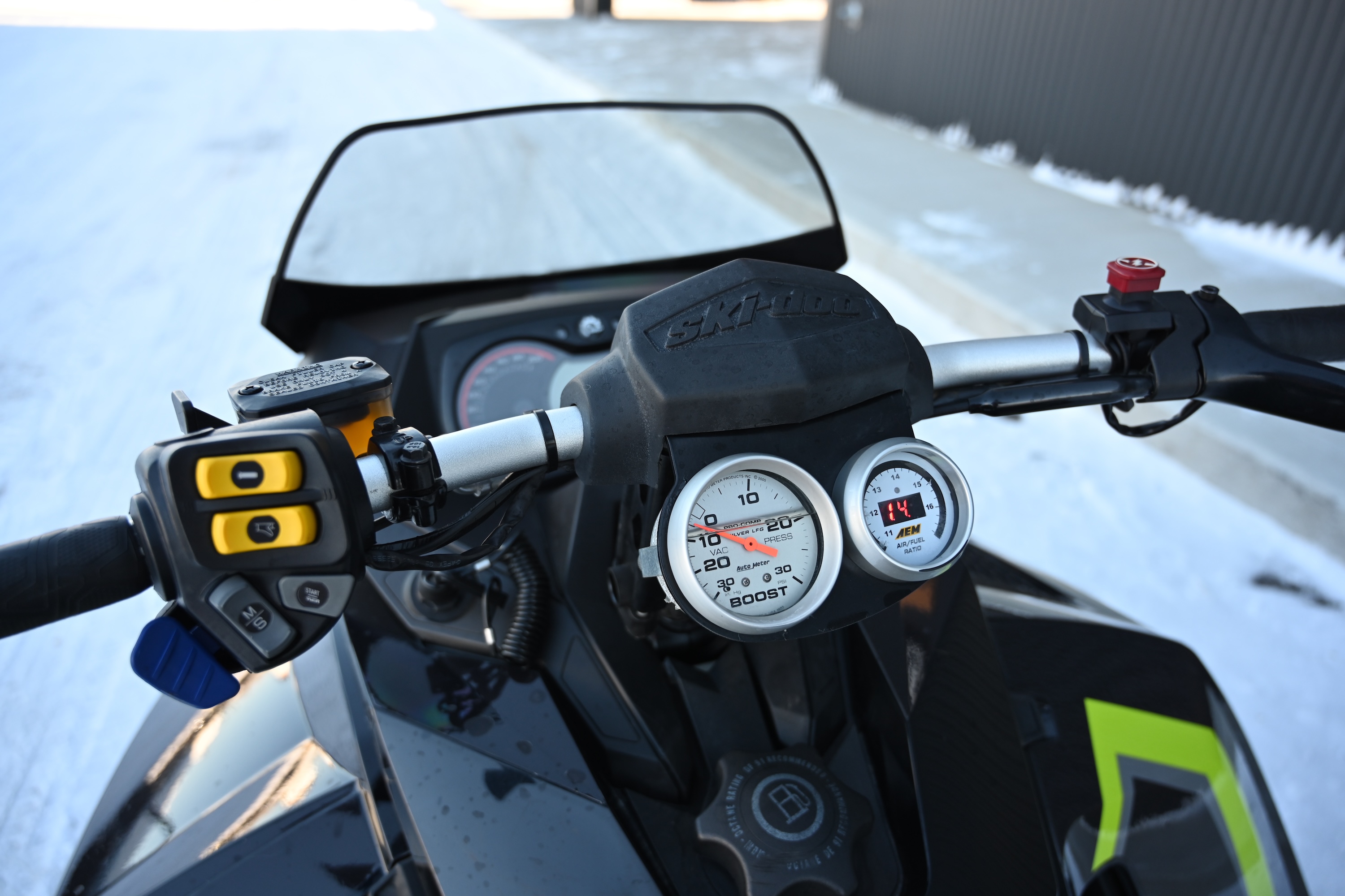 2014 Ski-Doo CUSTOM - Renegade® X® Rotax® 4-TEC® 1200 - Photo 11