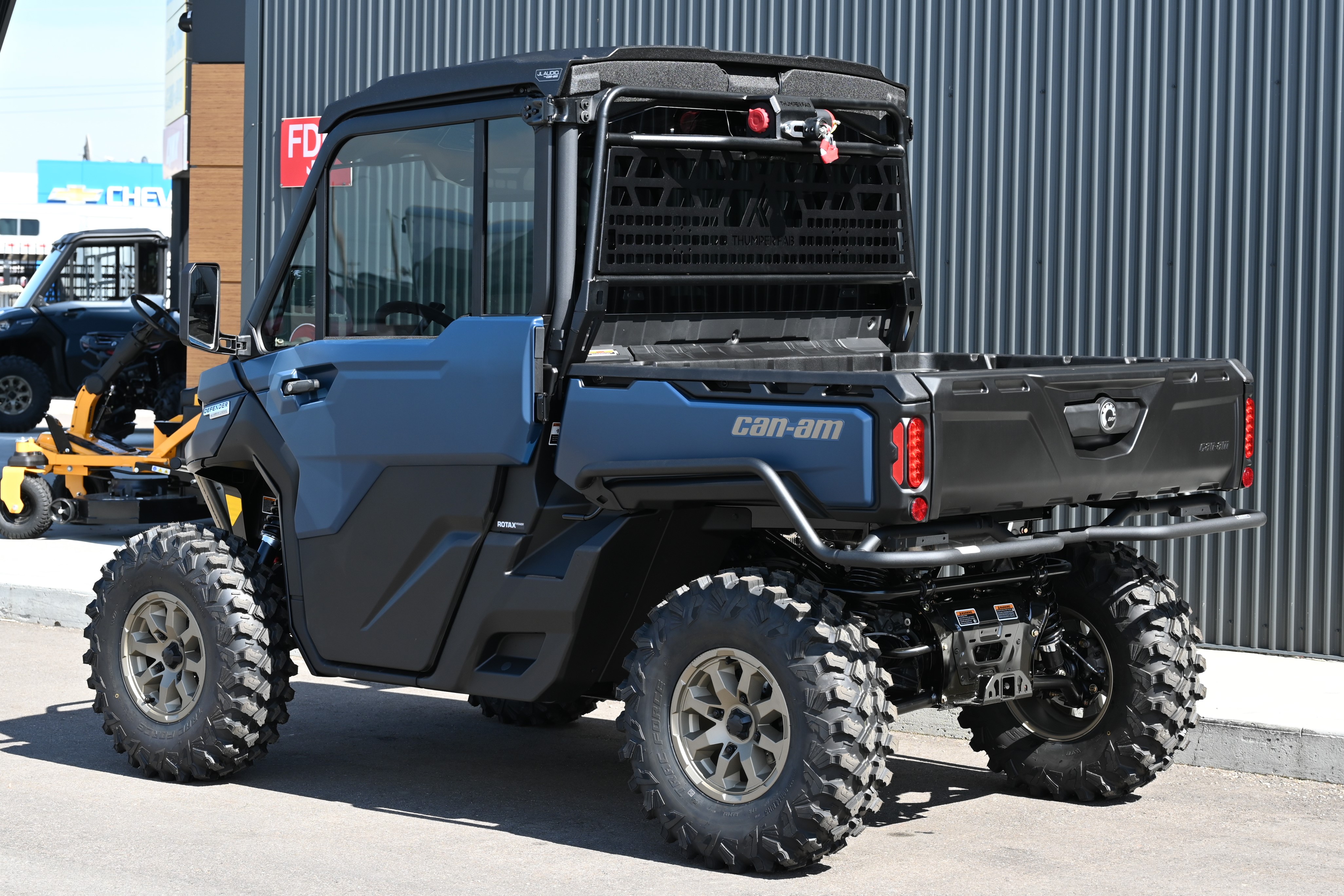 2025 Can-Am Defender LIMITED CAB HD10-8JSF - Photo 3