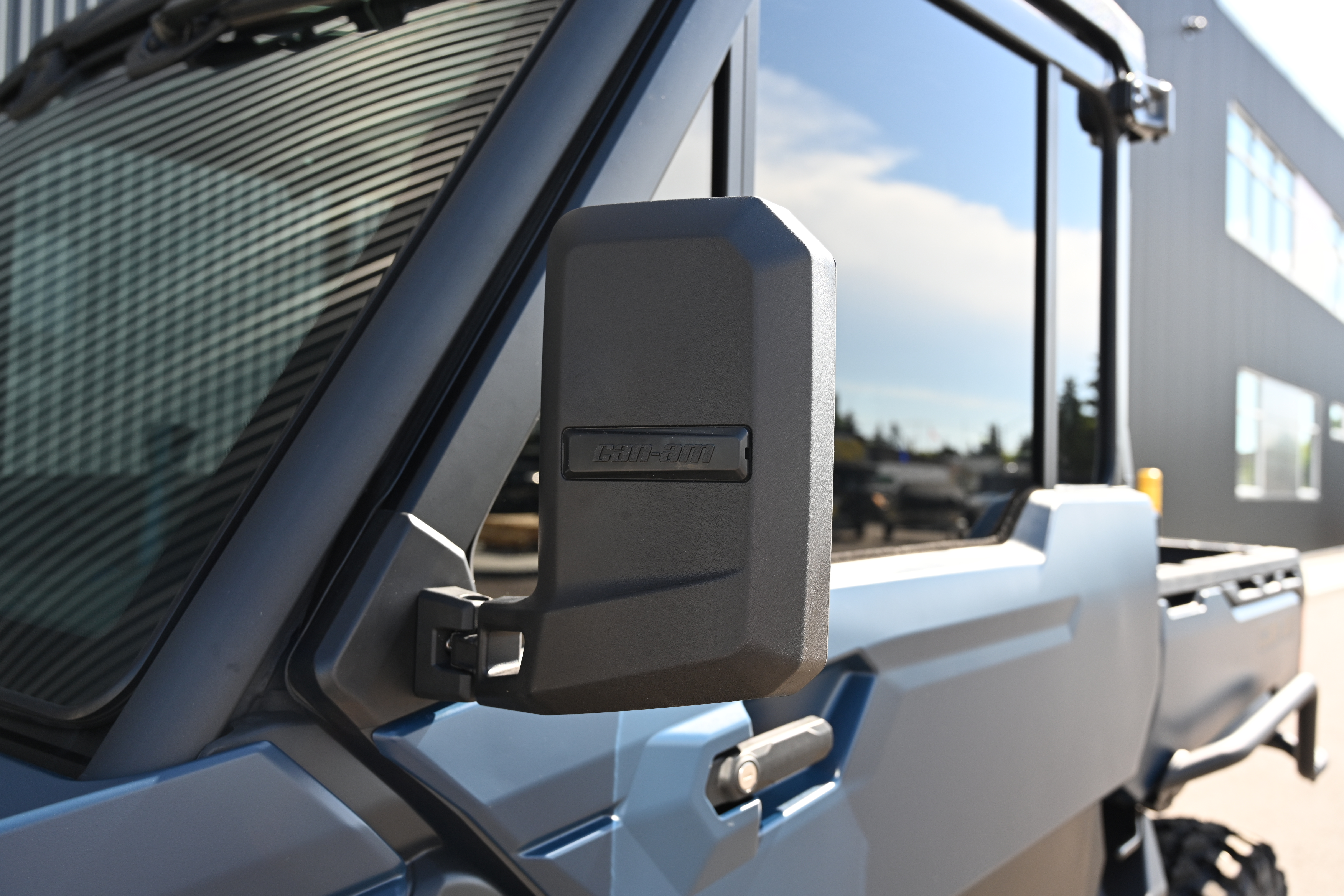 2025 Can-Am Defender LIMITED CAB HD10-8JSF - Photo 8
