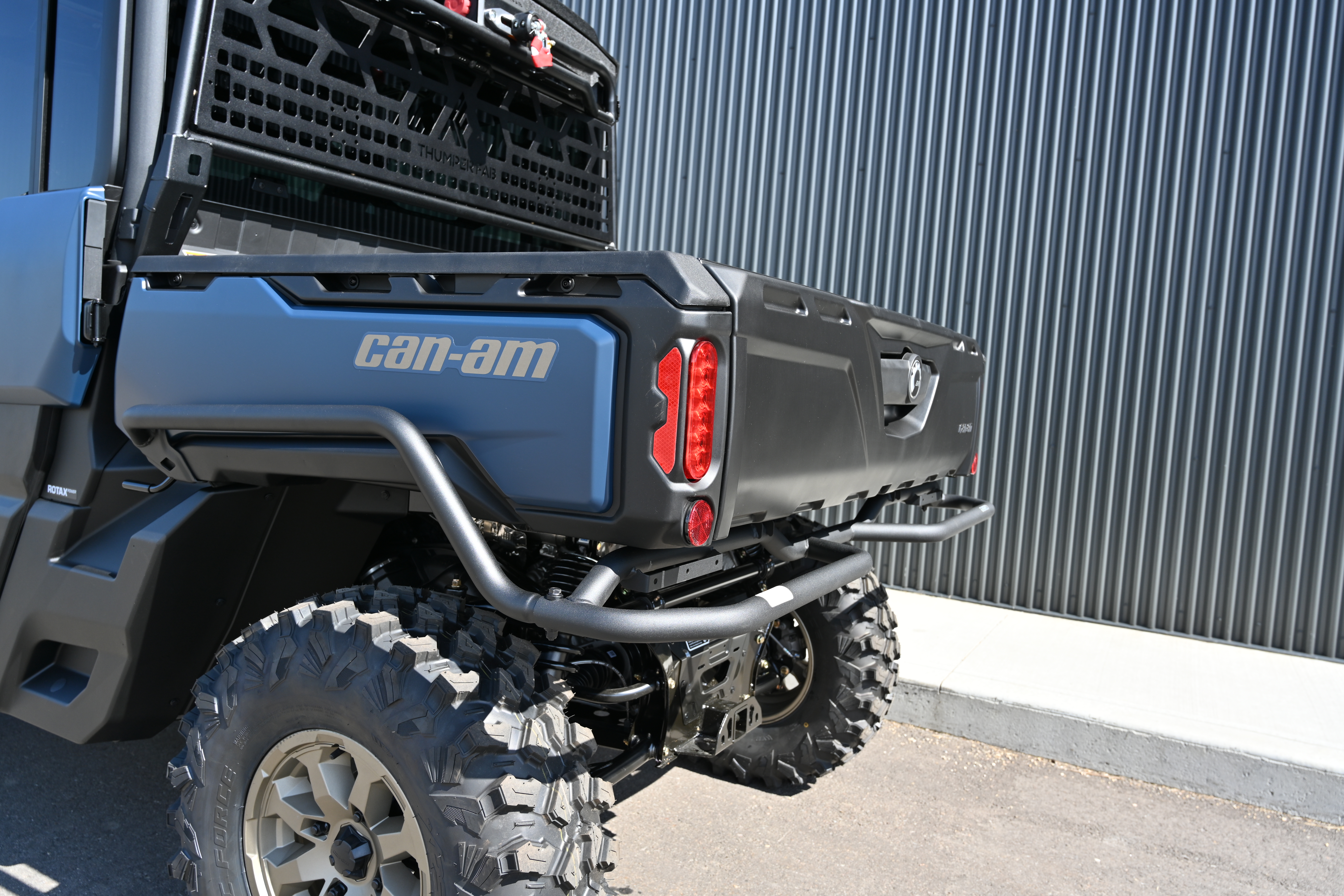2025 Can-Am Defender LIMITED CAB HD10-8JSF - Photo 11