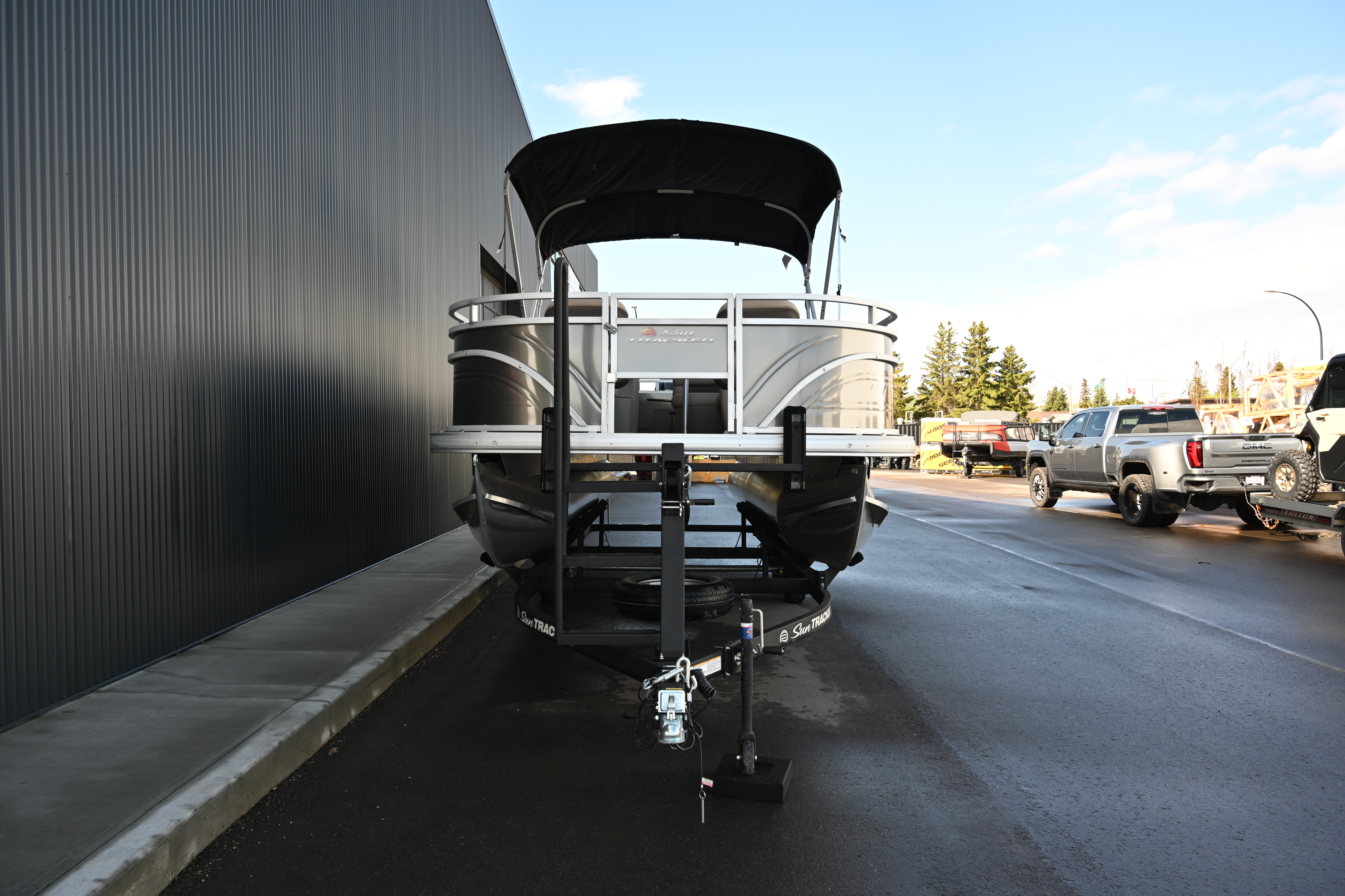2025 Sun Tracker FISHIN BARGE 20 - Photo 7