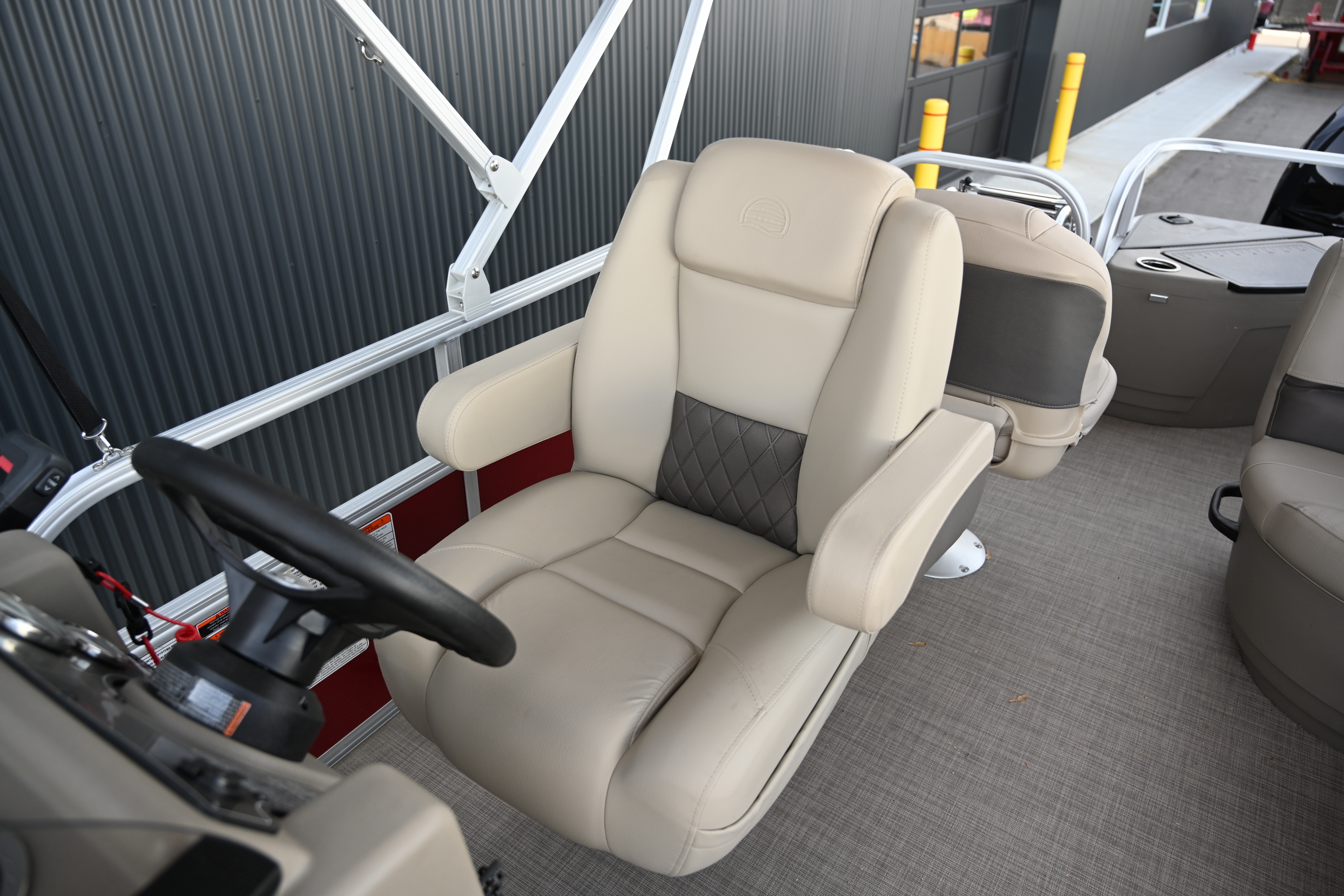 2025 Sun Tracker BASS BUGGY 18 - Photo 17