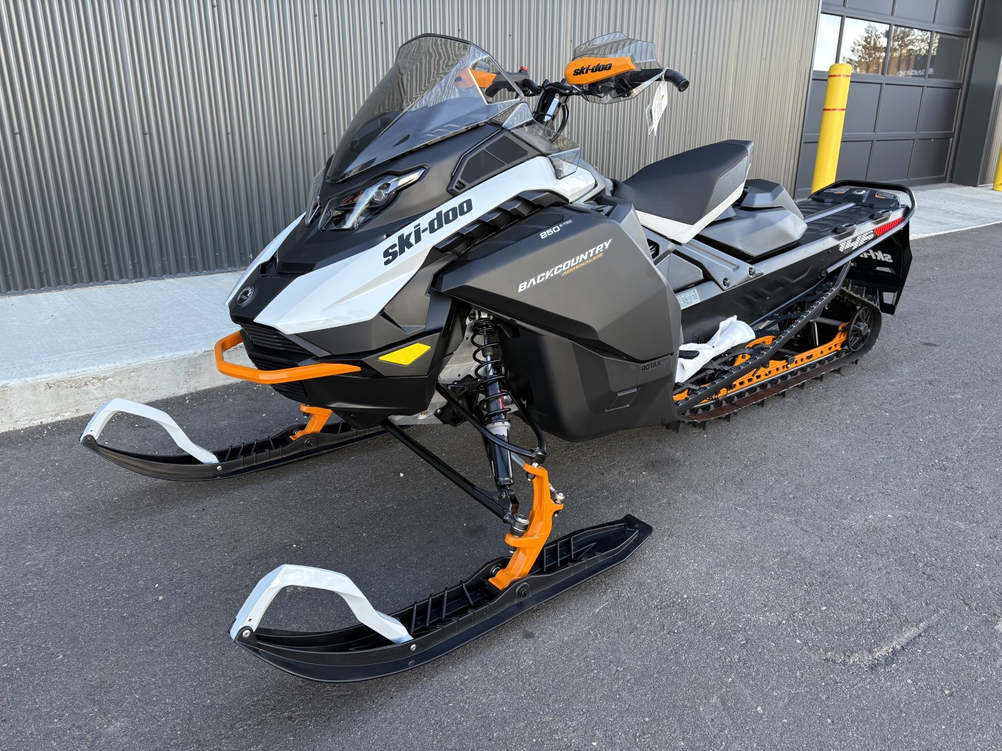 2026 Ski-Doo BACKCOUNTRY ADRENALINE (39") 850 E-TEC PowderMax 2.0" E.S.-UGTB