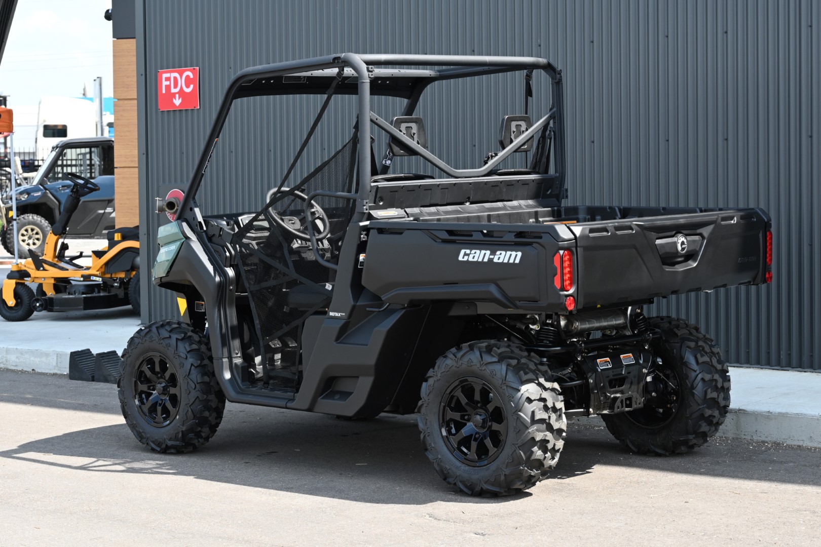 2025 Can-Am DEFENDER DPS HD7  8WSB - Photo 3