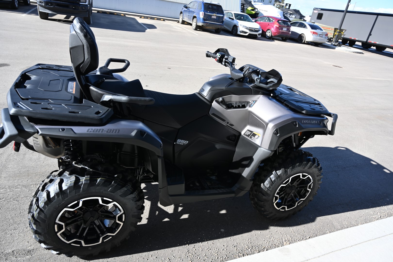 2025 Can-Am OUTLANDER MAX XT 850 - Photo 6