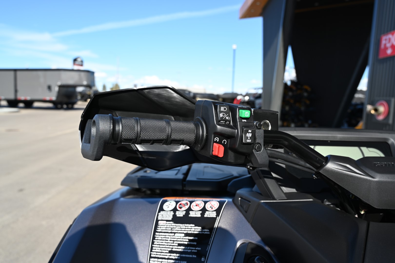 2025 Can-Am OUTLANDER MAX XT 850 - Photo 9