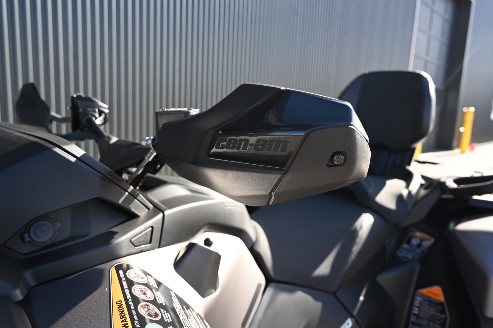 2025 Can-Am OUTLANDER MAX XT 850 - Photo 10